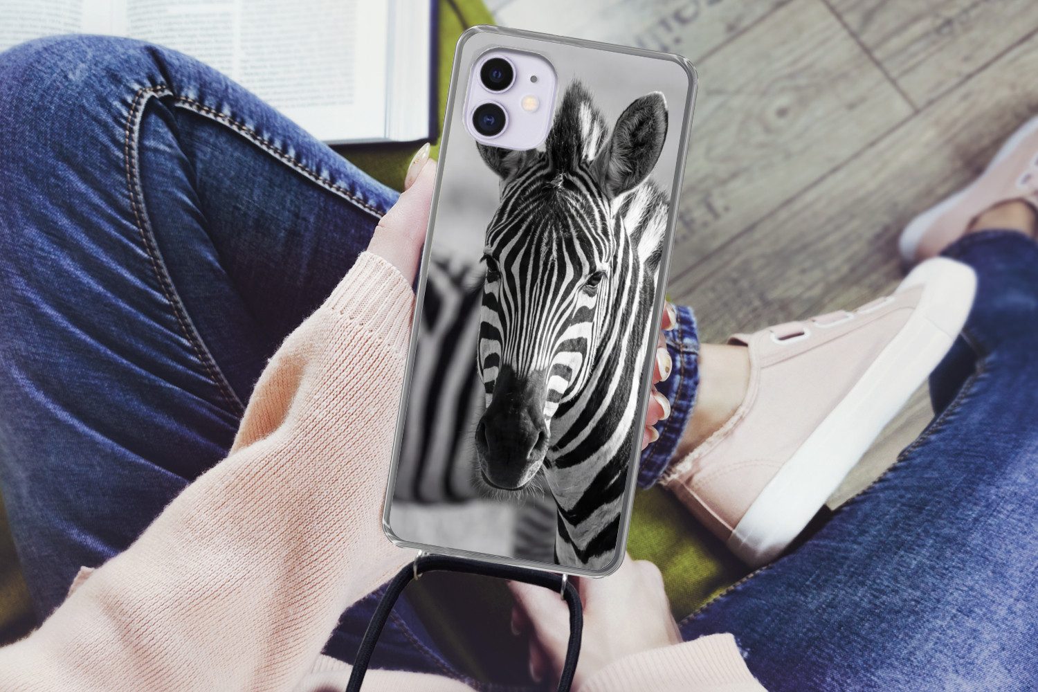 MuchoWow Handyhülle für Apple iPhone 12 Zebras - Schwarz - Weiß, Tragbare Handyhüllen mit Kette zum umhängen, Handykette Handyband