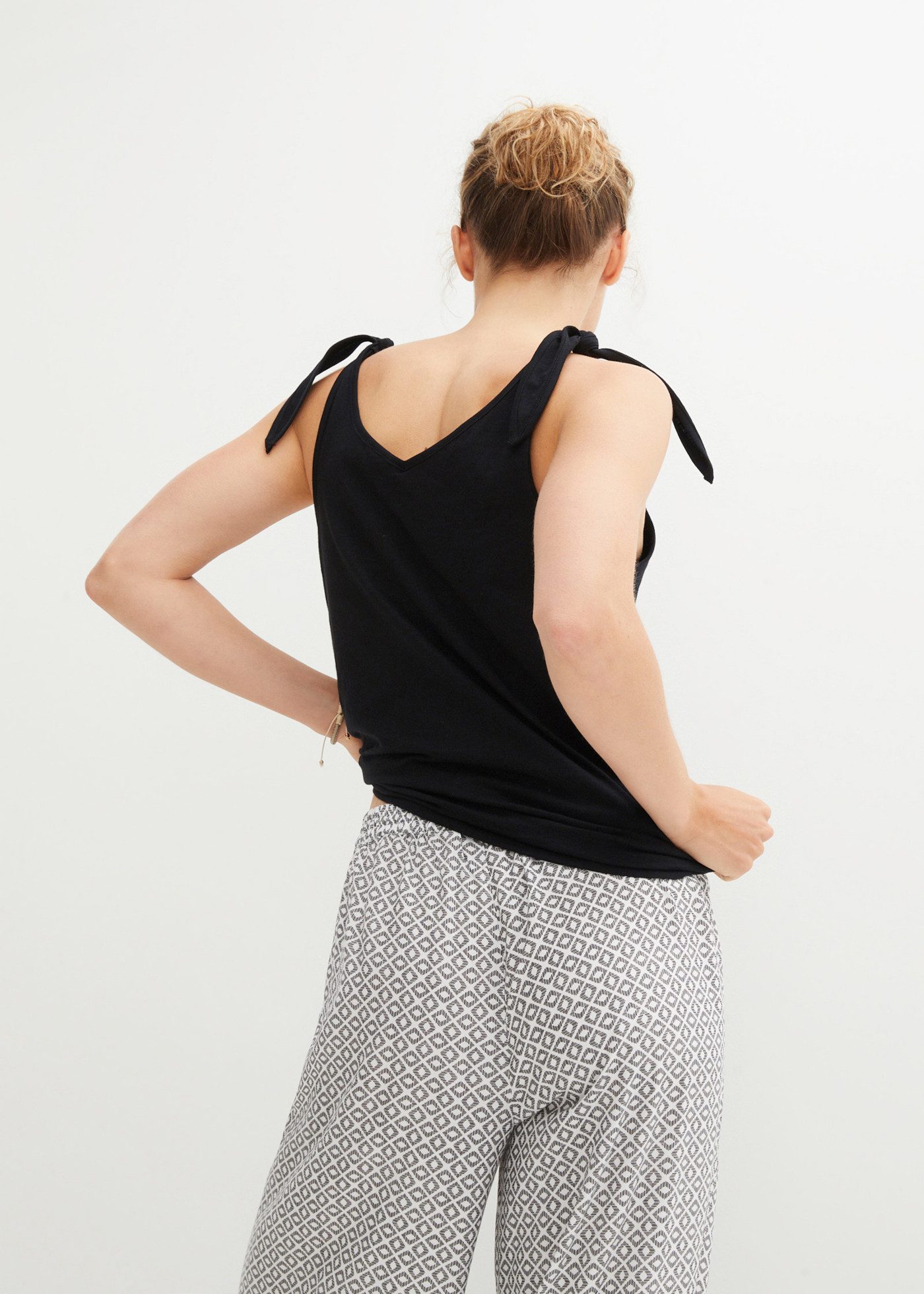 bonprix Shirttop fließende Passform, verspielte Knotendetails, ärmelloses Design