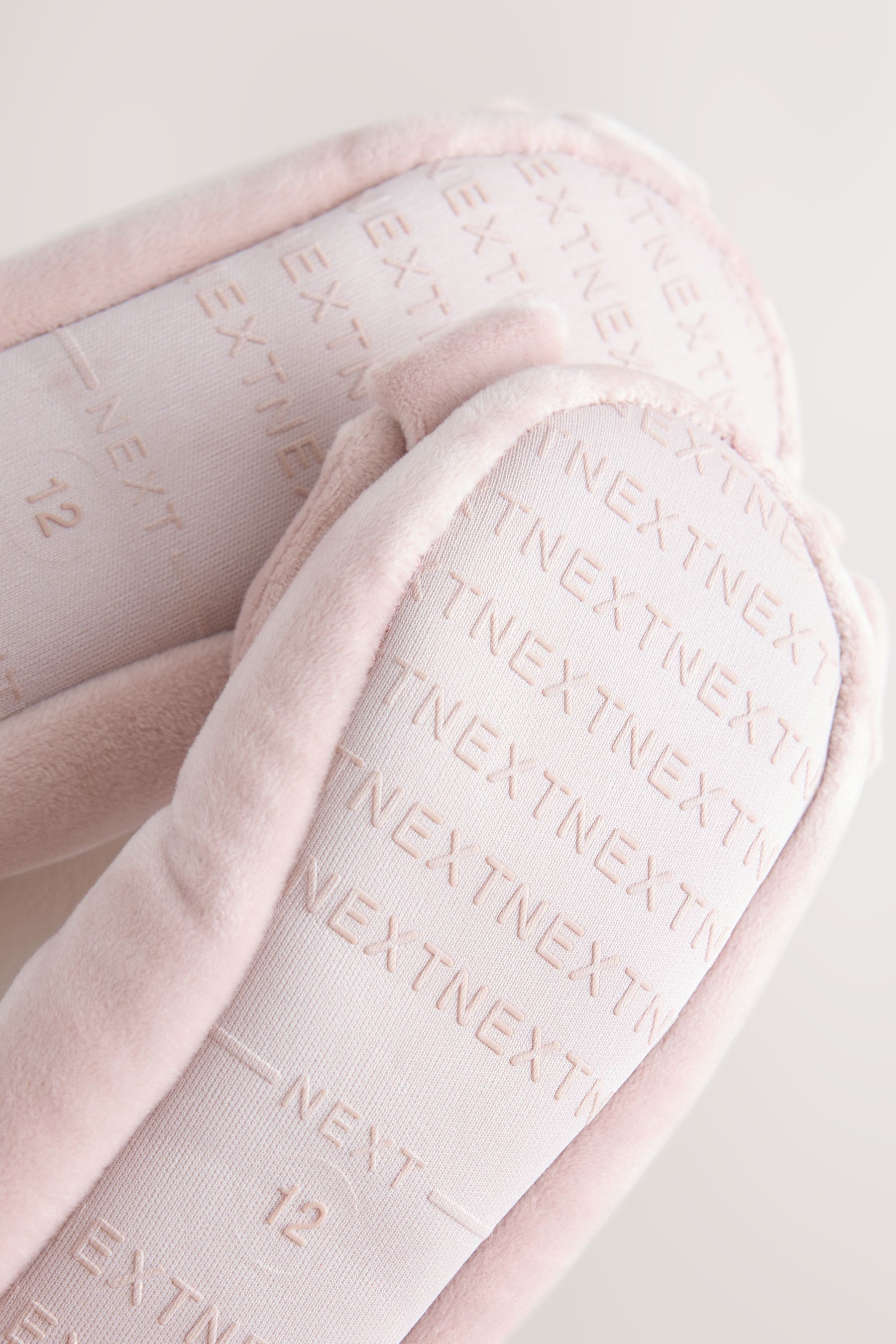 Next Ballerina-Slippers aus Velours mit Schleife Hausschuh – Bild 4 von 5