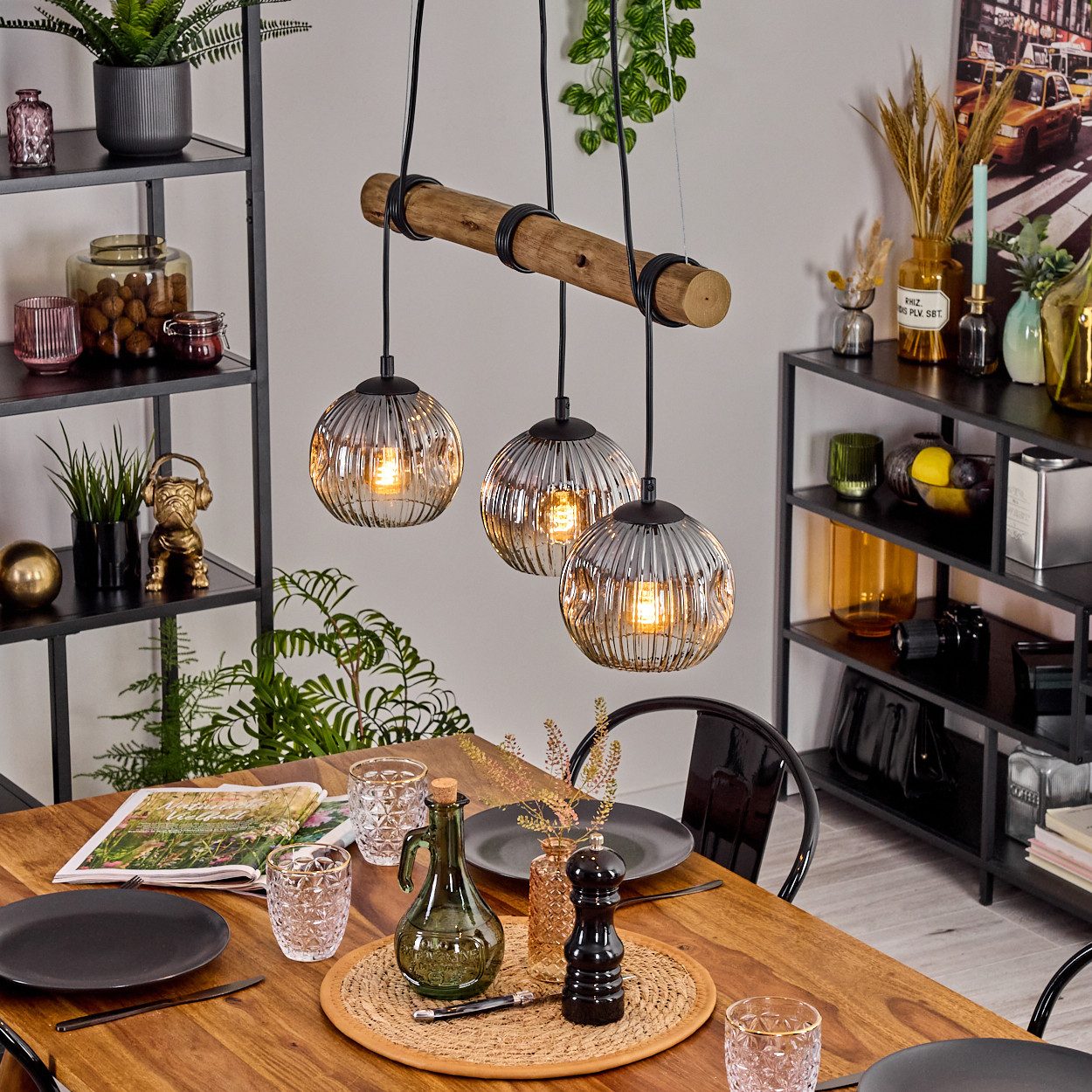 hofstein Pendelleuchte Hängelampe Metall/Holz/Riffelglas in Schwarz/Natur/Chrom/Rauch/Klar, ohne Leuchtmittel, Hängeleuchte im Retro/Boho Design mit Glasschirmen und Holzbalken, E27