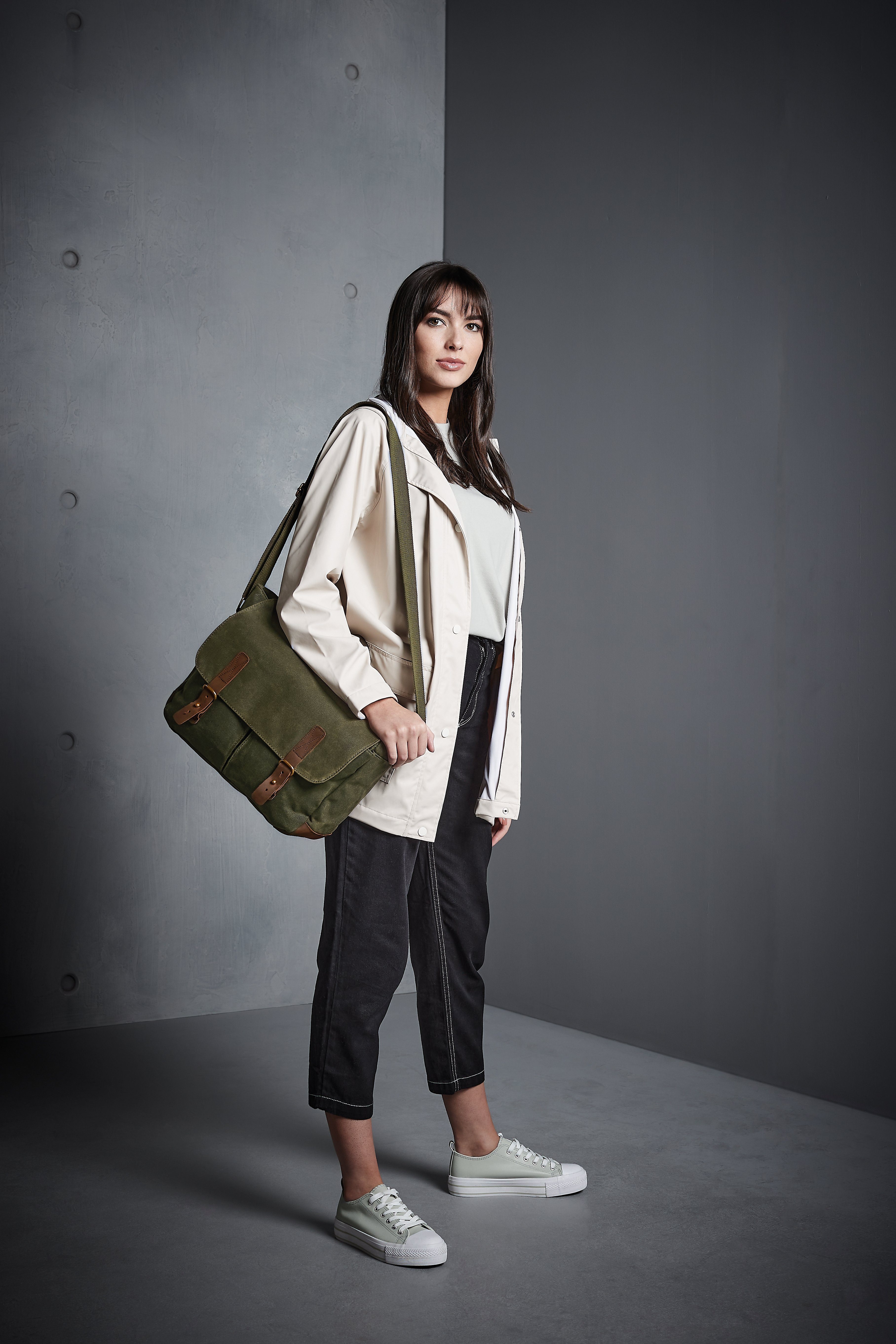 Quadra Umhängetasche Canvas Tasche Messenger Bag / 34x26x12 cm / Laptop-Tasche bis 14 Zoll, 100% gewachster Baumwoll-Canvas