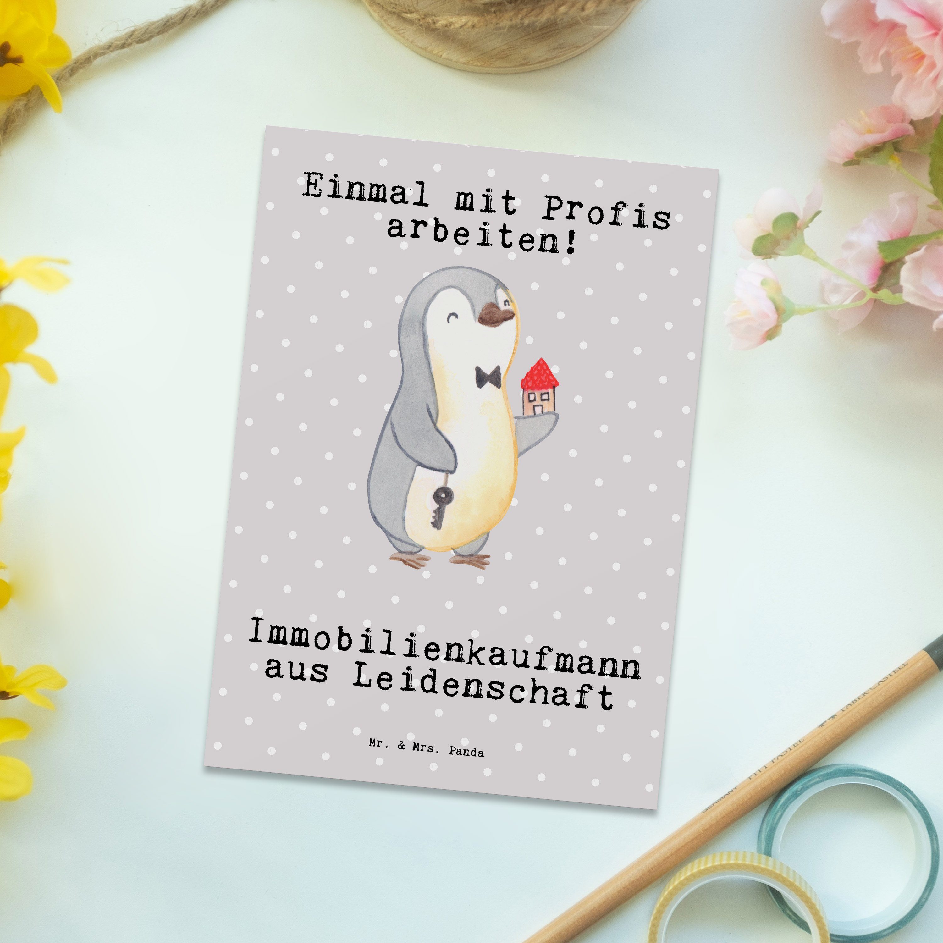 Mr. & Mrs. Panda Grau Postkarte aus Arbeit - Pastell - Geschenk, Immobilienkaufmann Leidenschaft