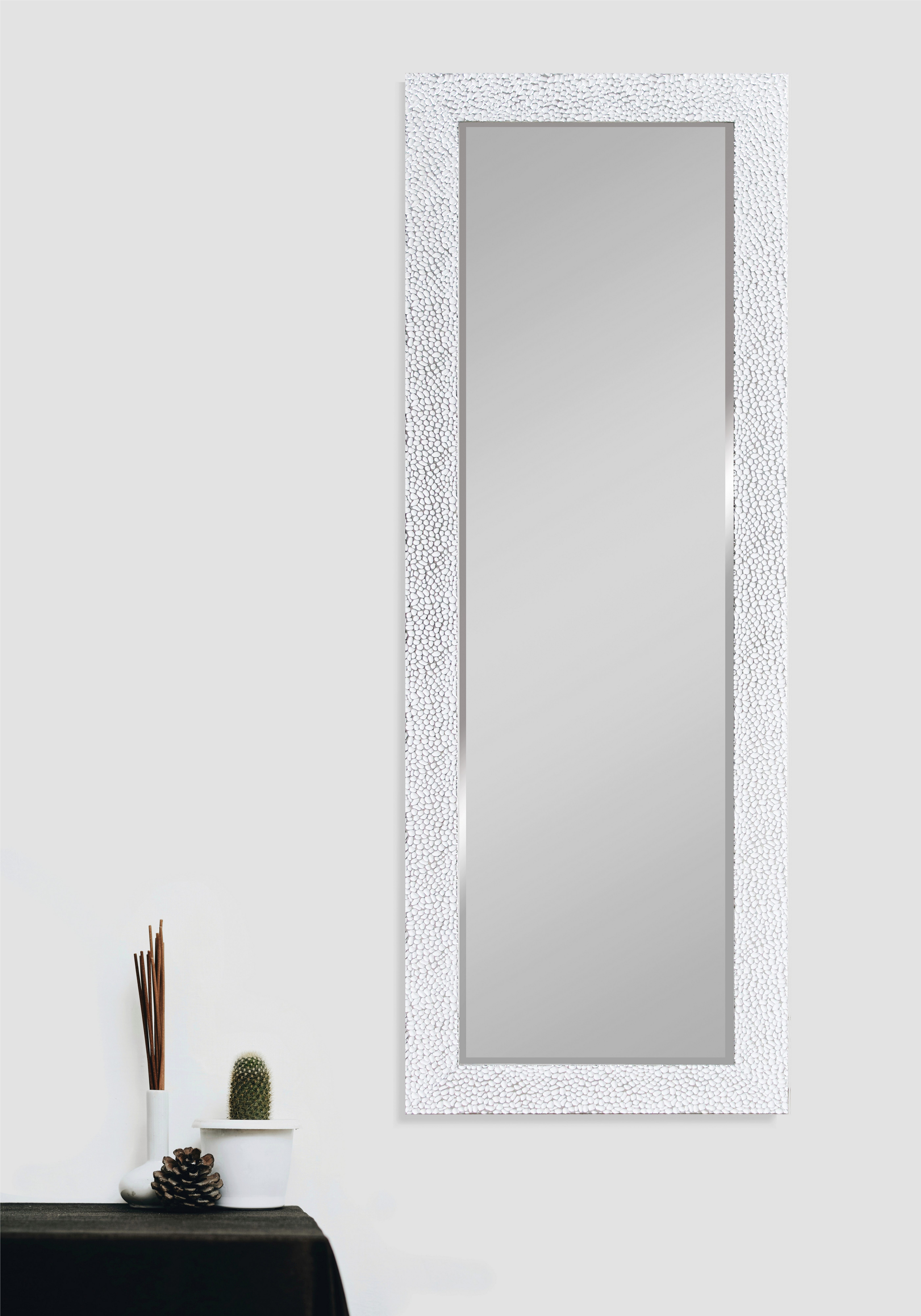 furnling Dekospiegel Vikna (1-St), mit weiß-chromfarbenem Facettenrahmen aus MDF, eleganter Spiegel