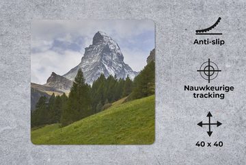 MuchoWow Gaming Mauspad Das Schweizer Matterhorn hinter einem Tannenwald (1-St), Mousepad mit Rutschfester Unterseite, Gaming, 40x40 cm, XXL, Großes