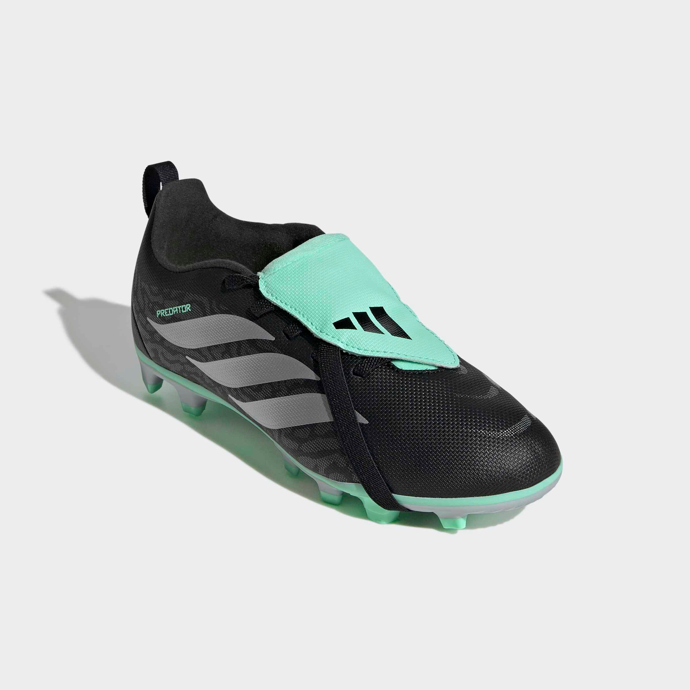adidas Performance PREDATOR CLUB KIDS, FESTE BÖDEN/GEMISCHTE BÖDEN, UMSCHLAGBARE ZUNGE Fußballschuh für viele verschiedene Böden geeignet, für Jugendliche & Kinder