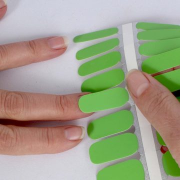 Vargu Nagellack solid green, aus zertifizierter Produktion (SGS / SEDEX) und Material (FSC)