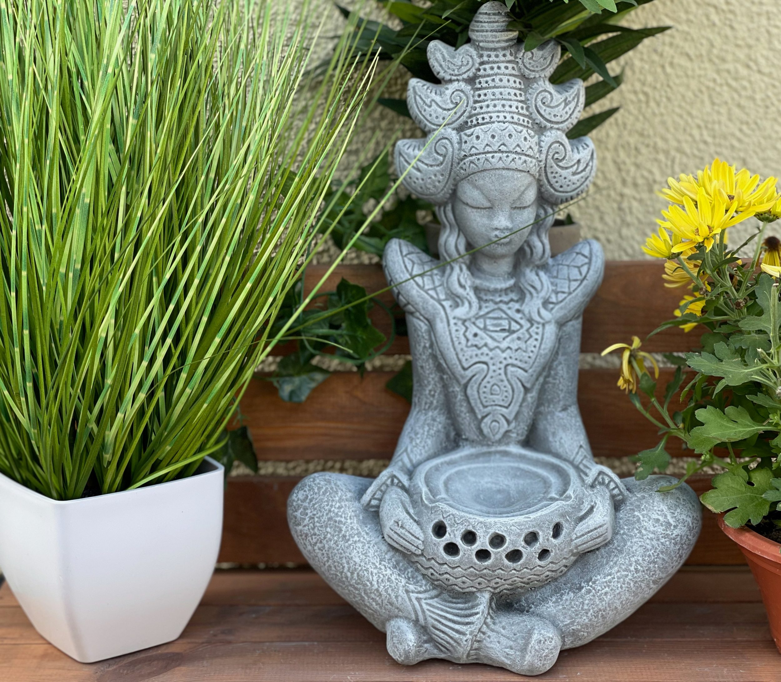 tone and Style Gartenfigur »Steinfigur Indische Göttin Sarasvati Shiva«
