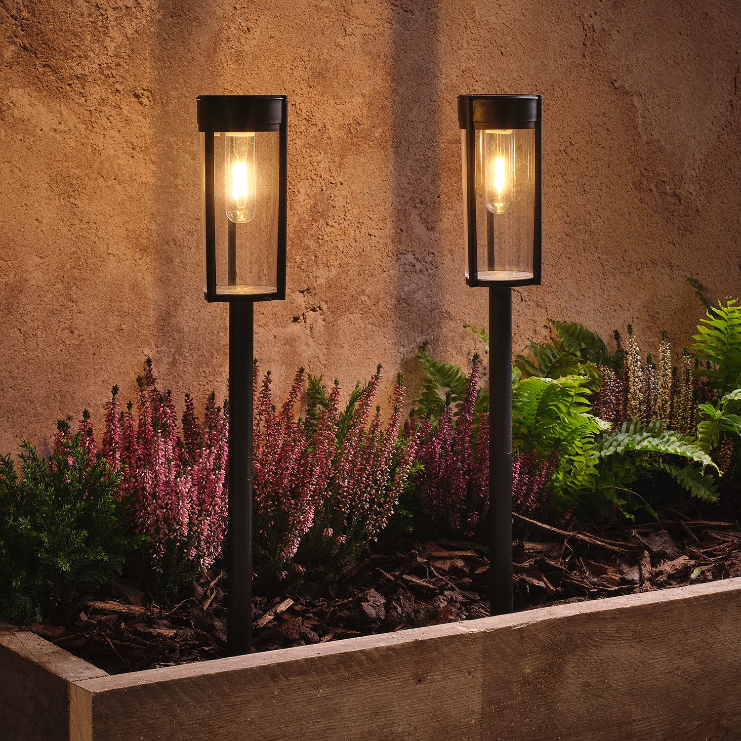 LED Gartenleuchte 2er Set "Woburn" Solar-Erdspießleuchten mit warmweißen LEDs