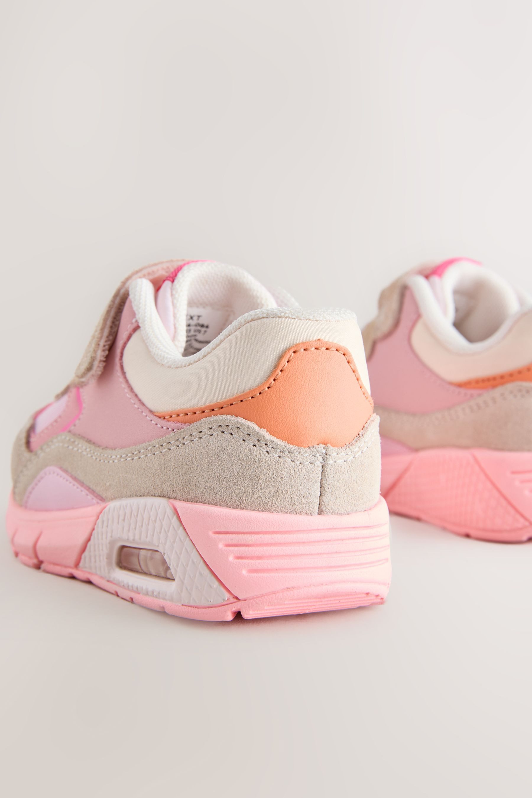 Next Robuste Sneaker mit elastischen Schnürsenkeln Sneaker (1-tlg)