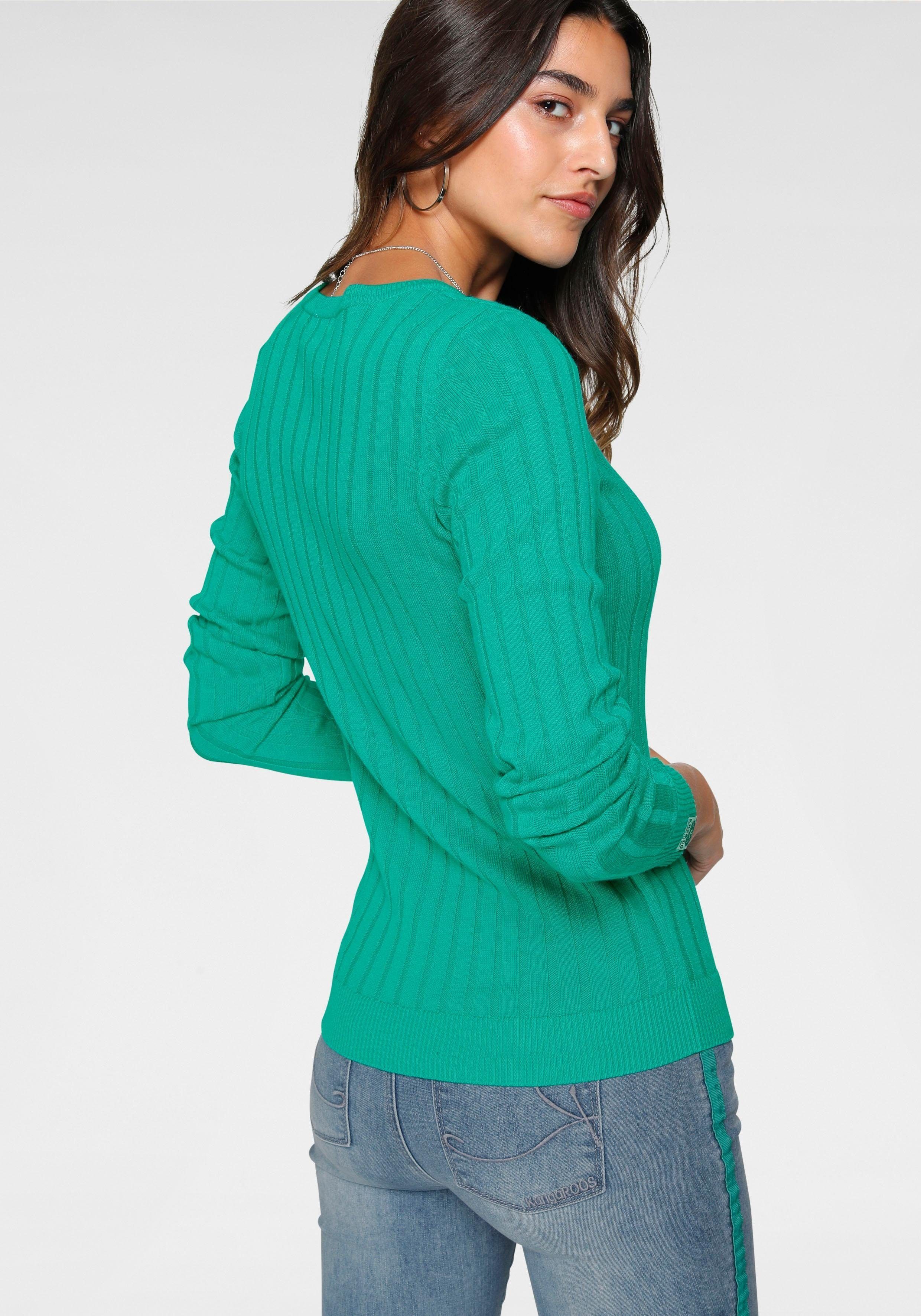 KangaROOS V-Ausschnitt-Pullover in breit geripptem Feinstrick grün