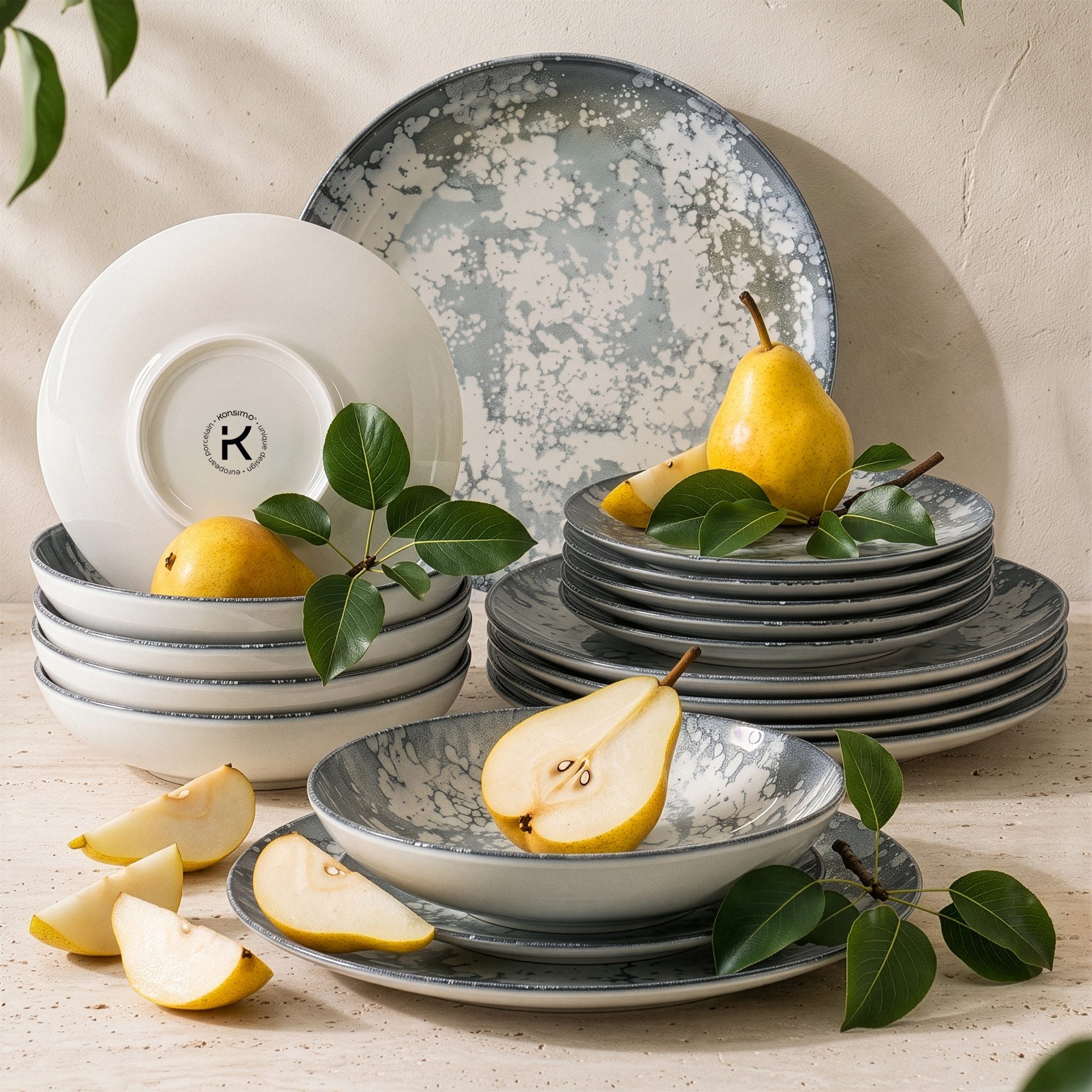 KONSIMO® Tafelservice FINGO Geschirr-Set, hergestellt in der EU, (18-tlg), 6 Personen, Porzellan, spülmaschinengeeignet, mikrowellengeeignet, Rundform, Hartporzellan