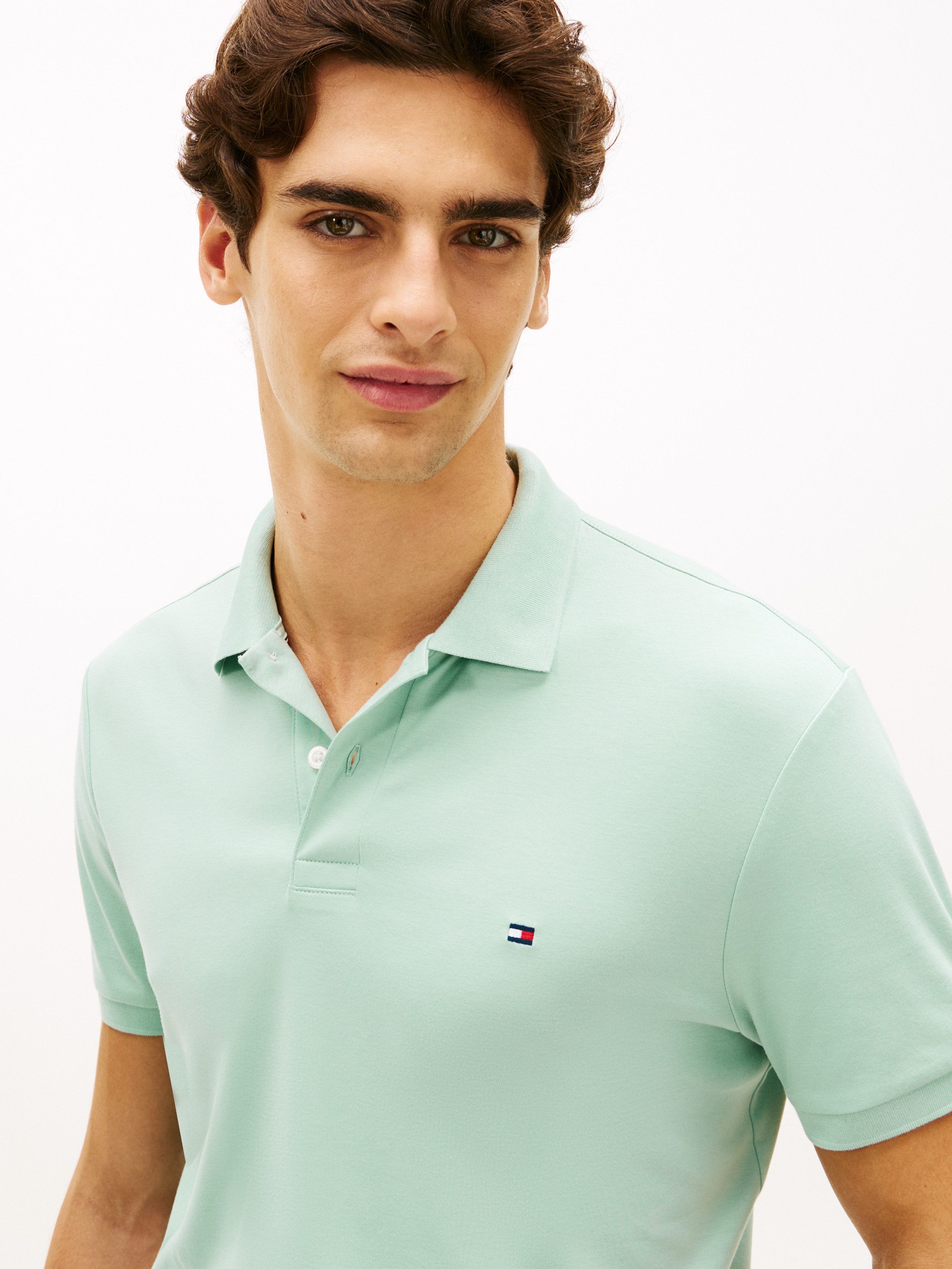 Tommy Hilfiger Poloshirt LIQUID COTTON REGULAR SEASONAL mit Logostickerei
