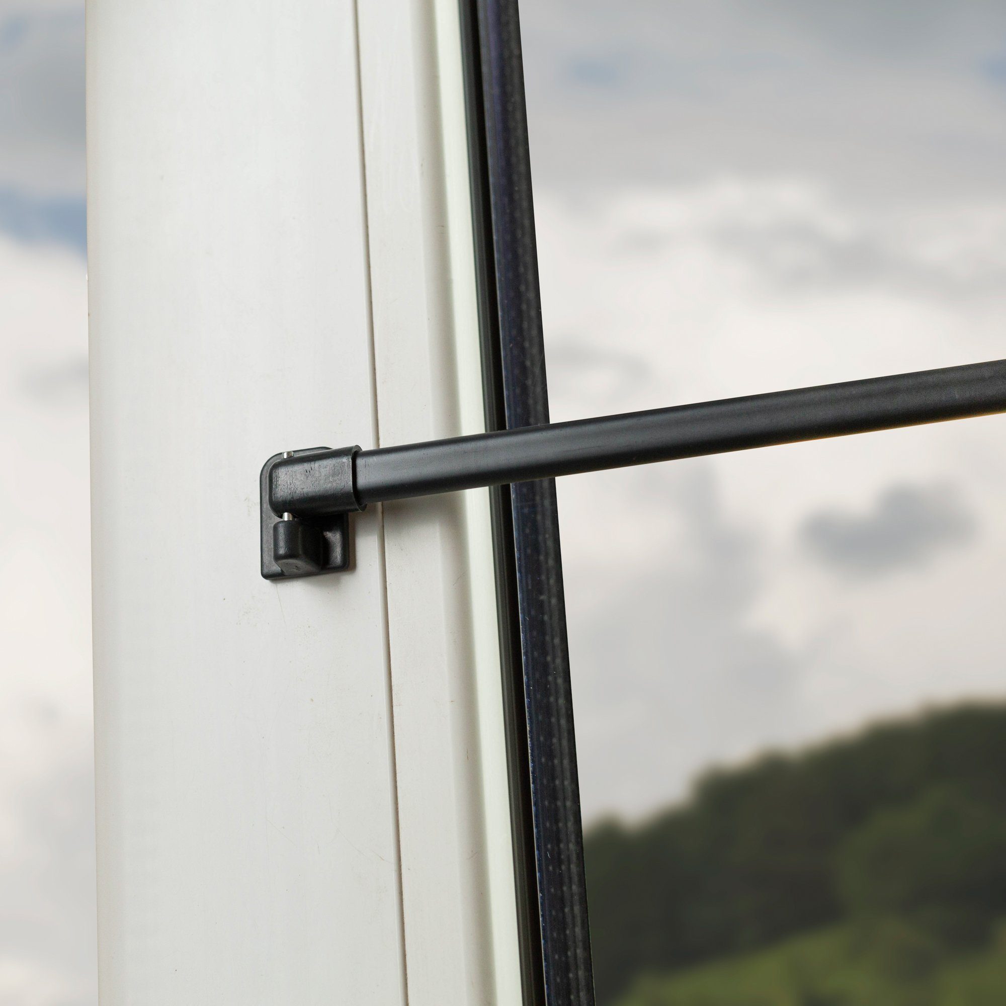 SN DECO GROUP Gardinenstange Vitragenstange mit Endstücken und Selbstklebehaken, Eco, 4 Stück, ausziehbar, Verschraubt, Geklebt, Ausziehbare Breiten von 30 bis 160 cm je nach Auswahl