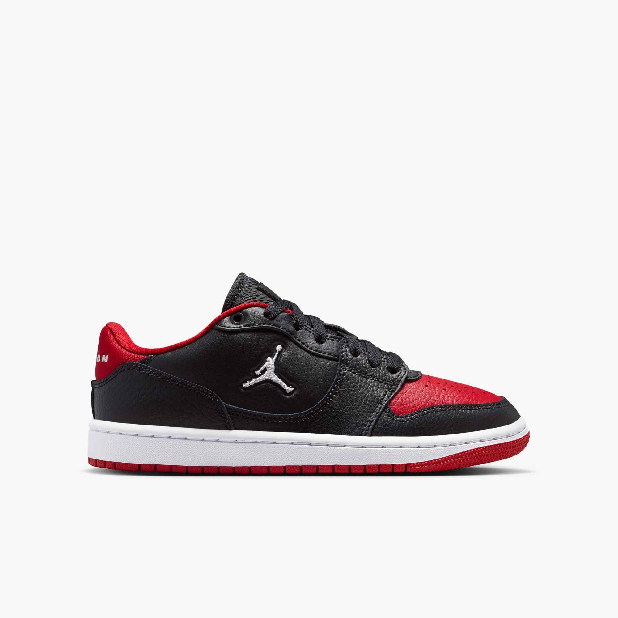 Jordan Jordan Court Connect Low Sneaker inspiriert vom Look des Air Jordan 1