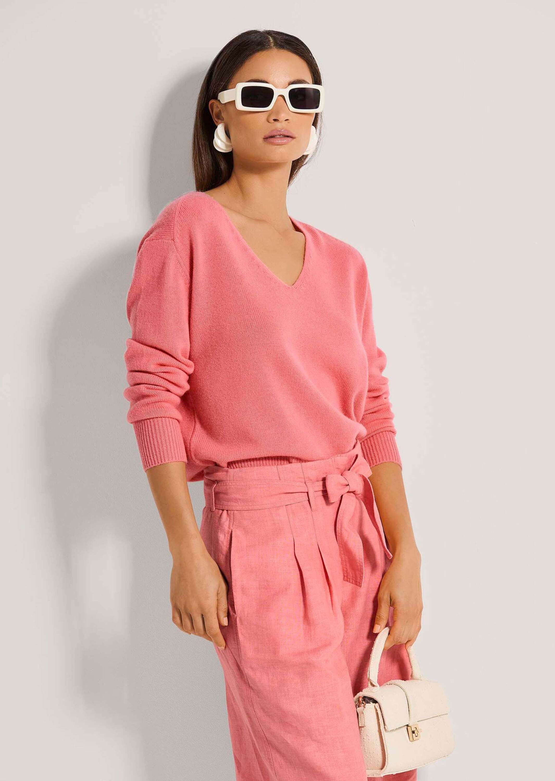 MADELEINE Strickpullover Kaschmir-Pullover mit V-Ausschnitt