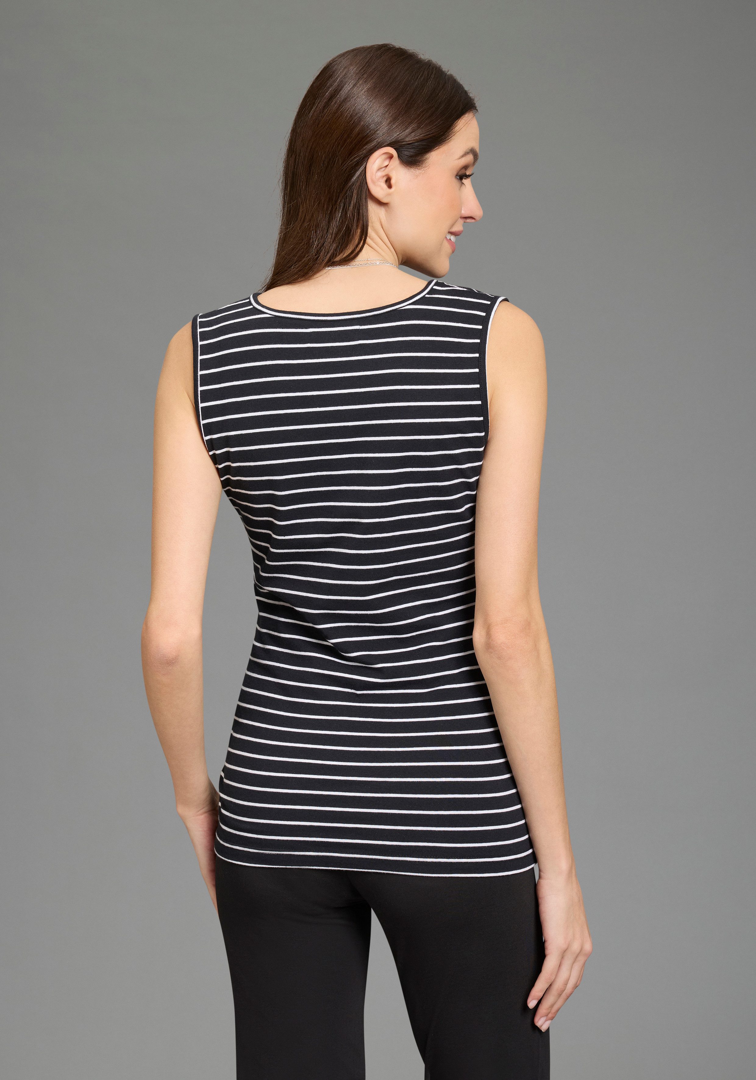 Neun Monate Umstandsshirt 2er Pack Umstands-Tops (Packung, 2-tlg., 2) eng anliegende Passform, tiefer V-Ausschnitt mit Wickeloptik