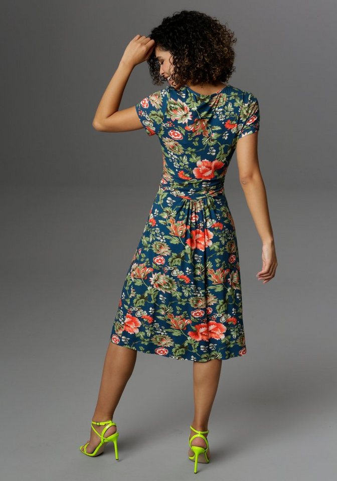 Aniston CASUAL farbenfrohem mit Blumendruck Sommerkleid