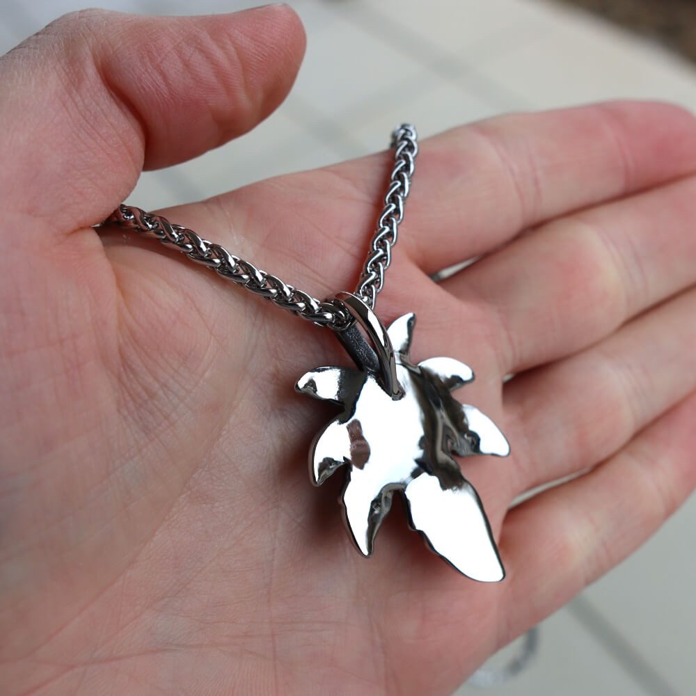 DALMARO Kette mit Anhänger Lederkette Edelstahlkette 316L TÜRKIS CANNABIS, Herren Halskette Biker / Wikinger Kette - Schmuckbox