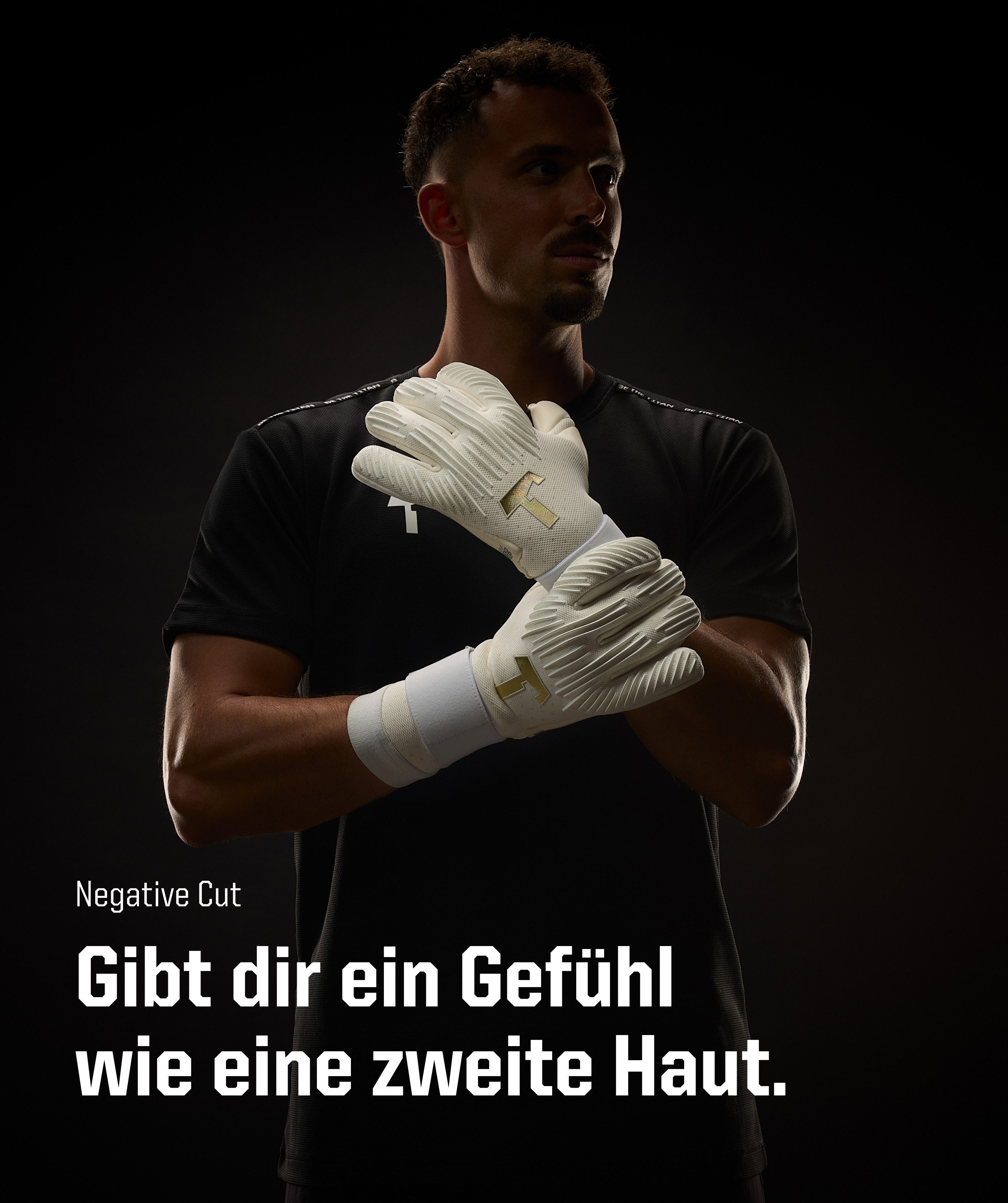 T1TAN Torwarthandschuhe Erwachsene Rebel White-Out mit Fingerschutz, Größe 6-11 – Bild 5 von 5