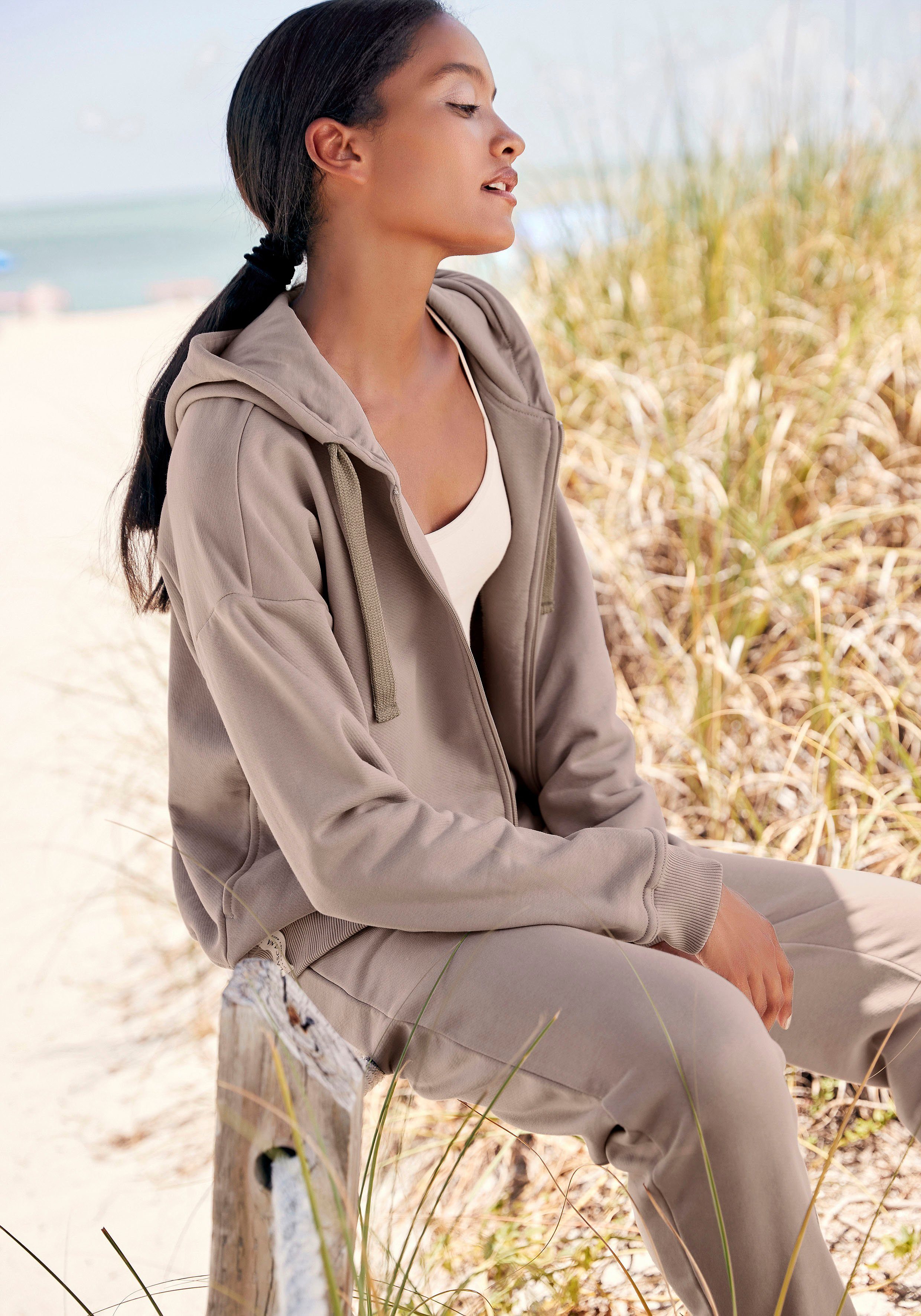 LASCANA Sweathose aus organischer Baumwolle, Loungewear