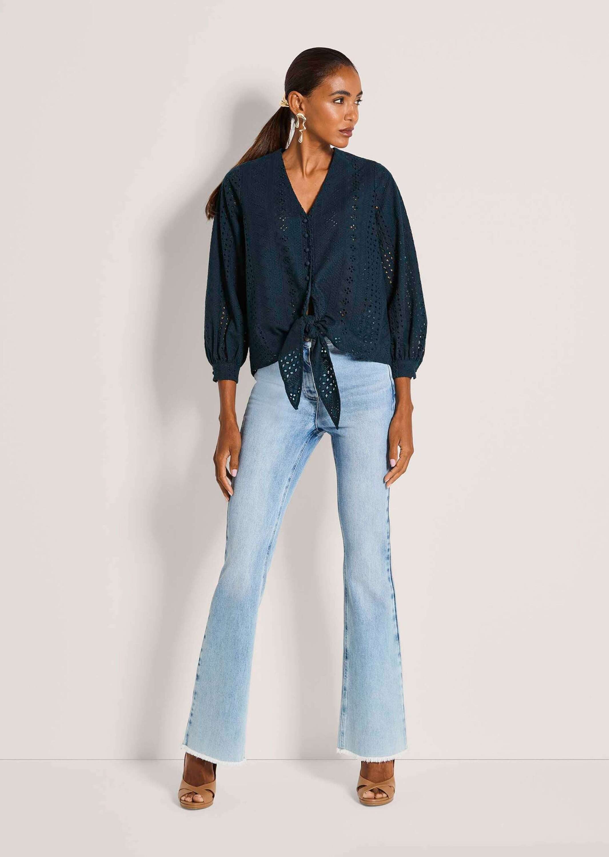 MADELEINE Langarmbluse Baumwollbluse zum Knoten Blusenshirt mit V-Ausschnitt, Knopfleiste und 3/4-Arm