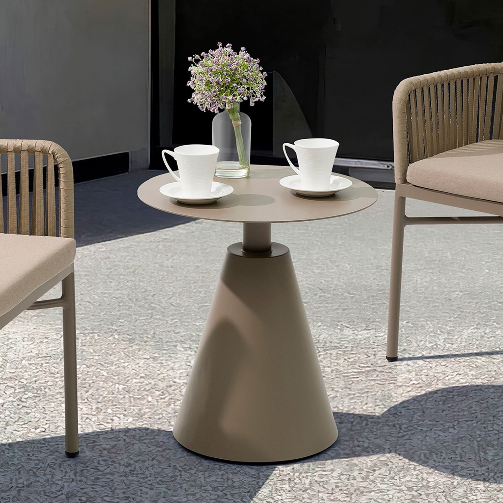 IDIMEX Beistelltisch AURORA, Lounge Gartentisch mit rundem Standfuß 50cm für Garten & Balkon beige