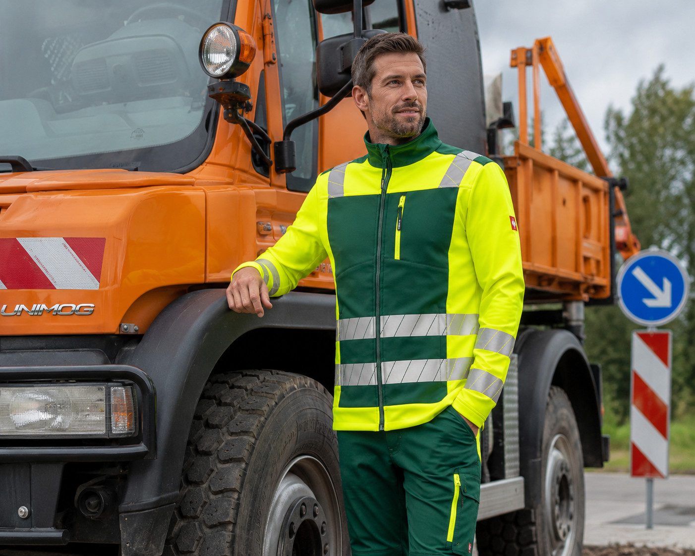 Engelbert Strauss Arbeitsjacke Warnschutz-Softshelljacke e.s. motion 24/7 Hi-Vis grün/warngelb dryplexx-Softshell Wasserabweisend Windabweisend Atmungsaktiv
