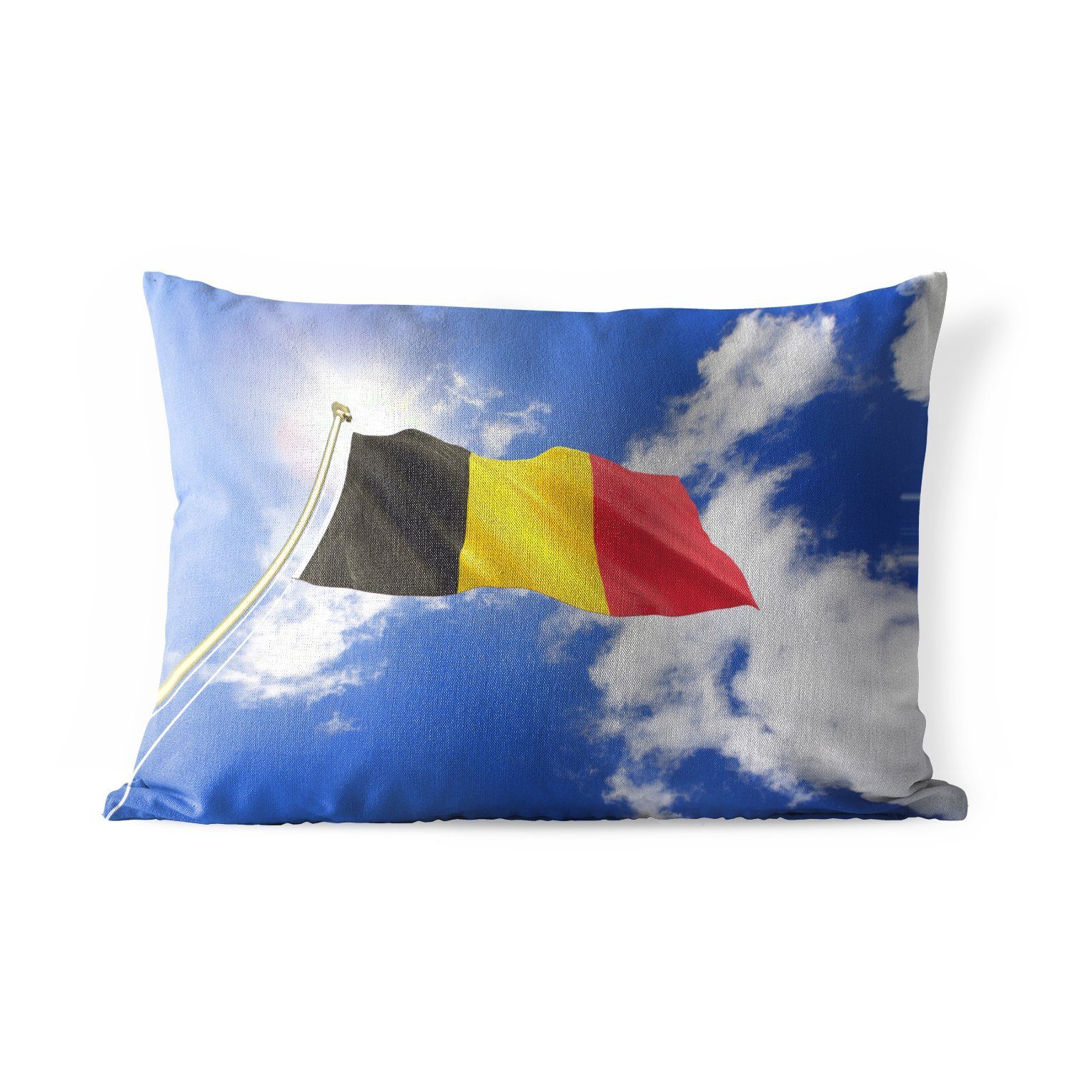 MuchoWow Dekokissen Die belgische Flagge weht am Himmel, Outdoor-Dekorationskissen, Polyester, Dekokissenbezug, Kissenhülle