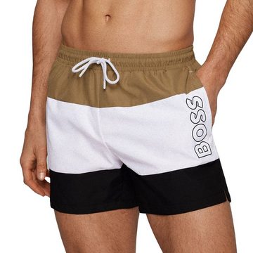 BOSS Badeshorts Coco im dreifarbigen Color-Block Design