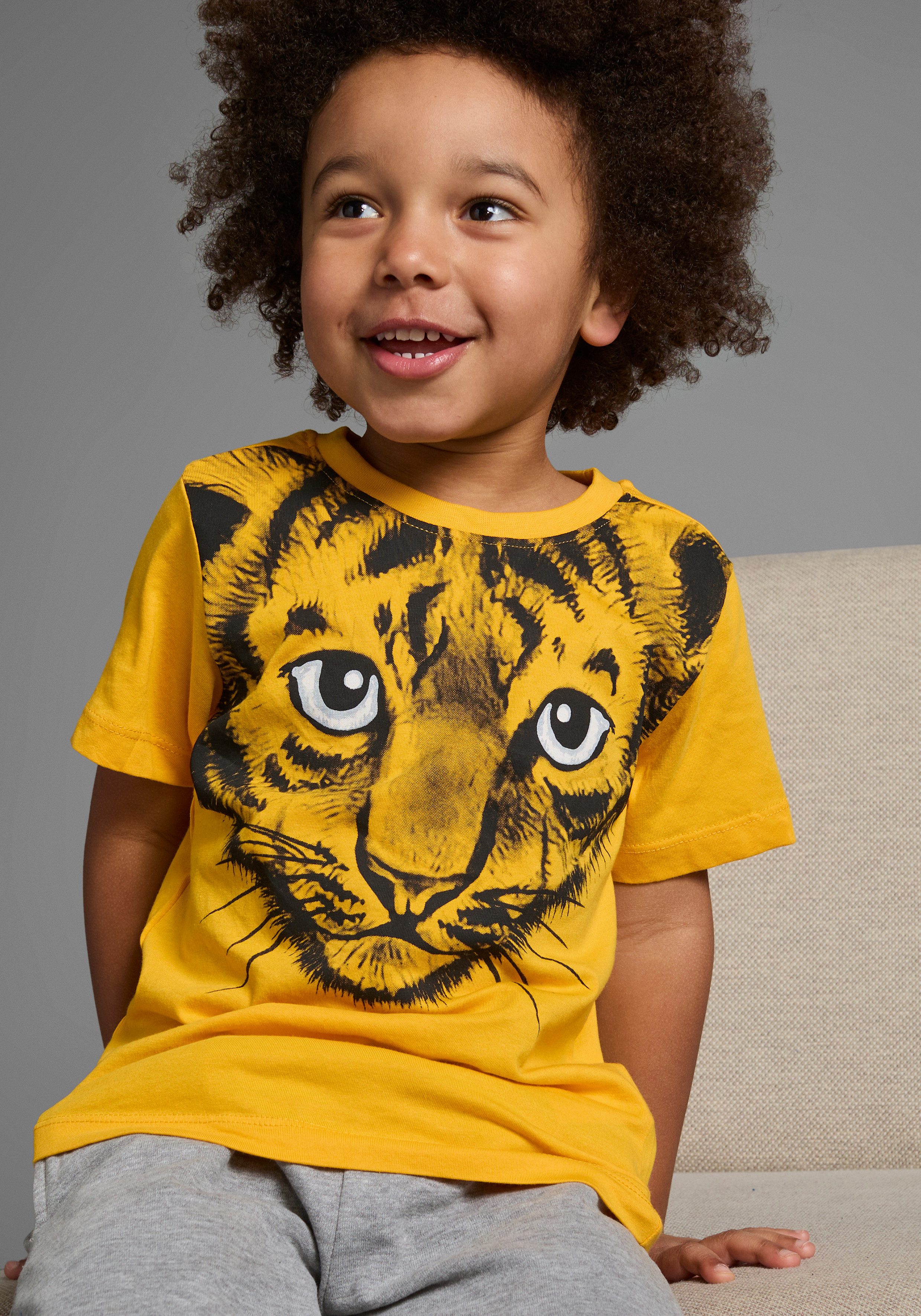 KIDSWORLD T-Shirt Mit tollem Druck: LITTLE TIGER Kurzarm, Basic-Passform, mit peppigem Druck, Rundhalsausschnitt