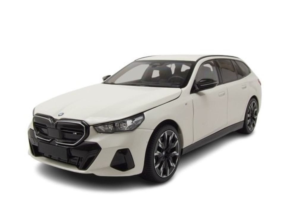 Minichamps Modellauto BMW i5 M60 Touring Kombi 2024 weiß metallic, Maßstab 1:18