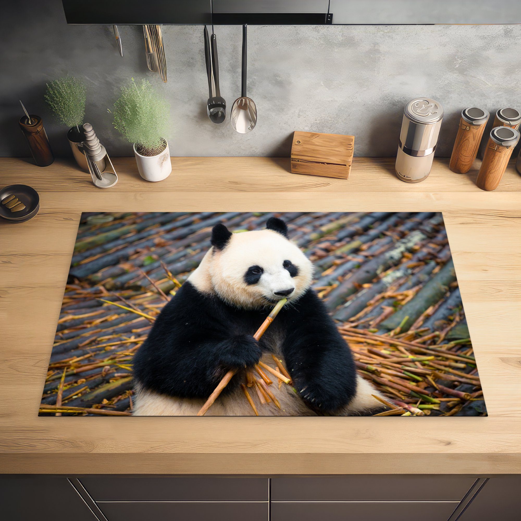 - Induktionskochfeld Panda 81x52 Blätter, Ceranfeldabdeckung MuchoWow (1 Schutz Herdblende-/Abdeckplatte für - cm, Großer küche, tlg), Vinyl, die Bambus