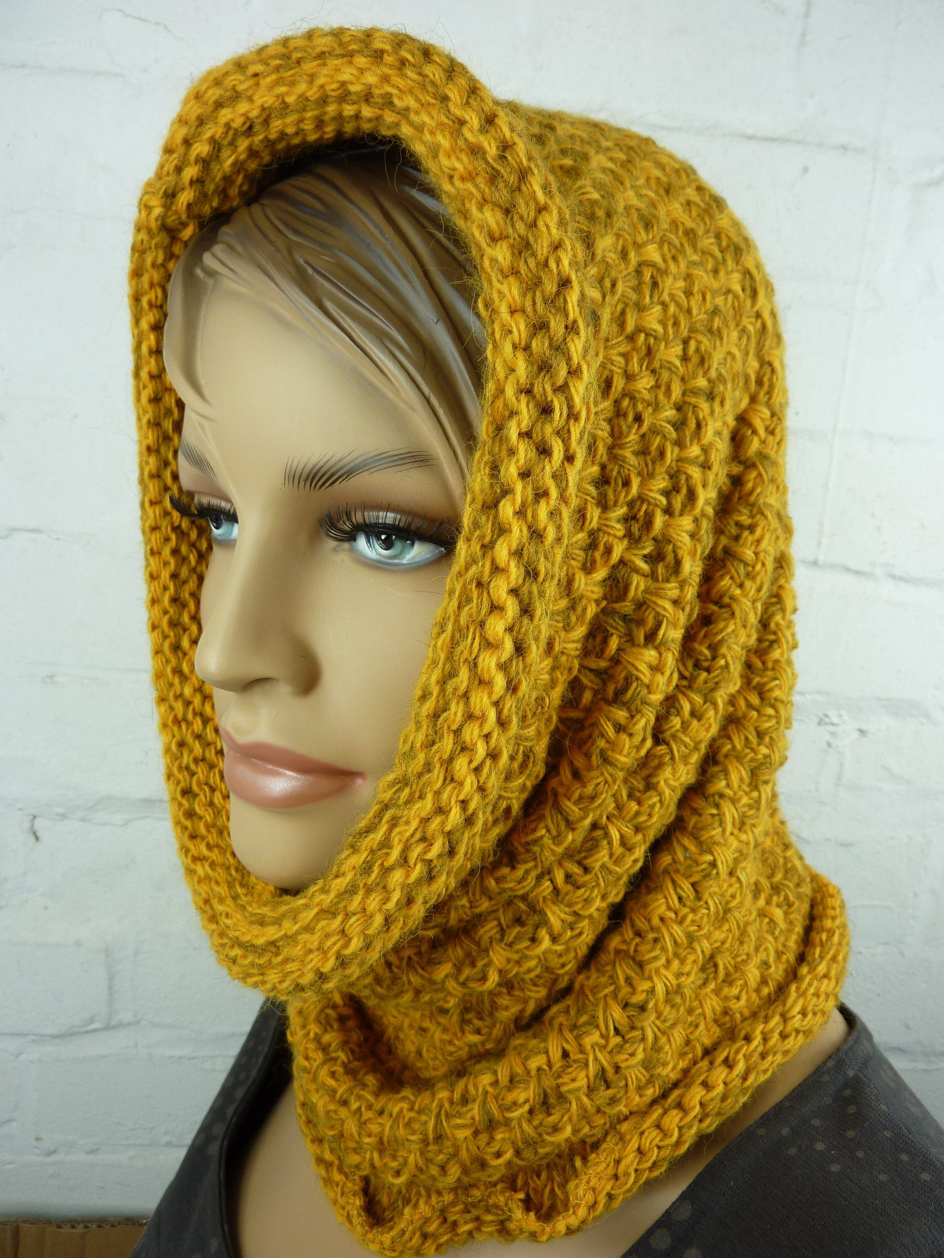 Taschen4life Strickmütze Damen Mütze & Schal Set 38.03 (2 teilig, Kombi Set Longbeanie & Loopschal) Rundschal als Loop, Beanie leicht gefüttert, lockerer Strick