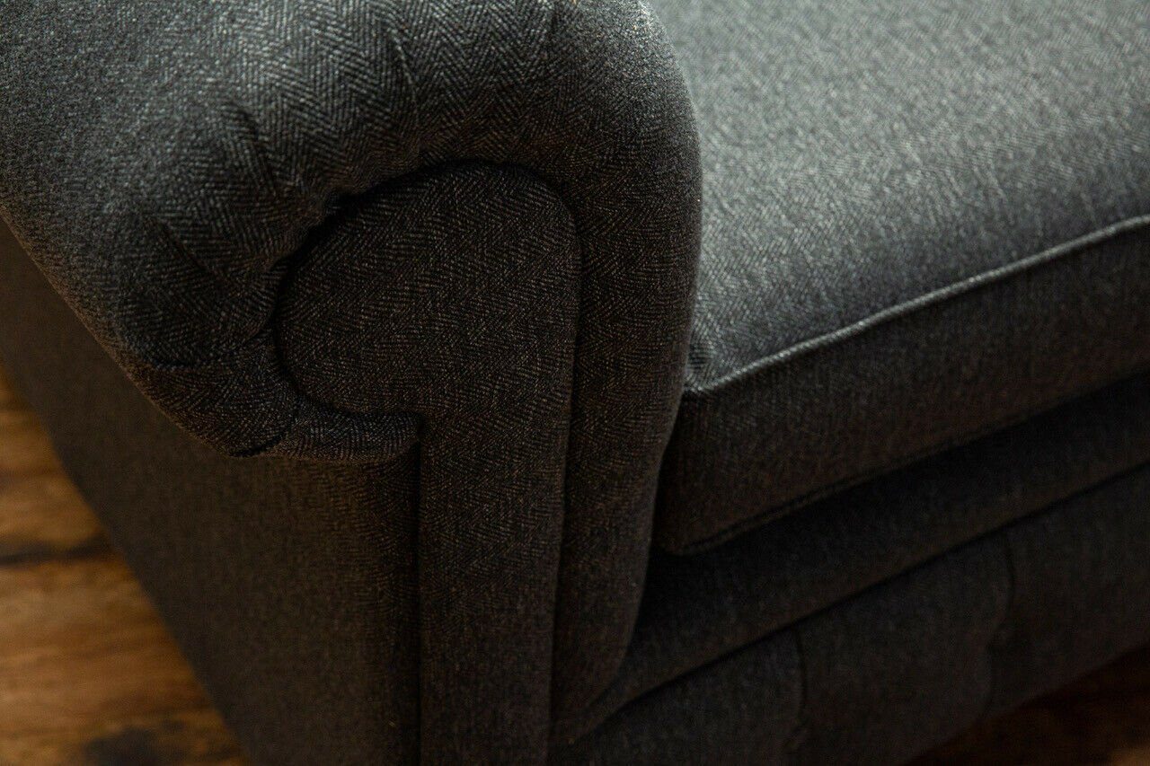 Polster mit Sitz Die Textil, Rückenlehne Garnitur Couch Sofa Chesterfield JVmoebel Sitzer 3 Knöpfen. Leder Chesterfield-Sofa
