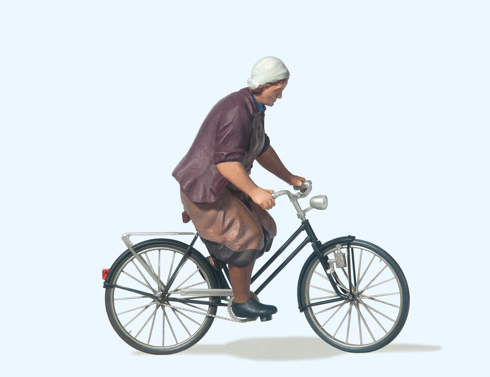 Preiser Sammelfigur Bäuerin auf Fahrrad PRE45068, Made in Europe