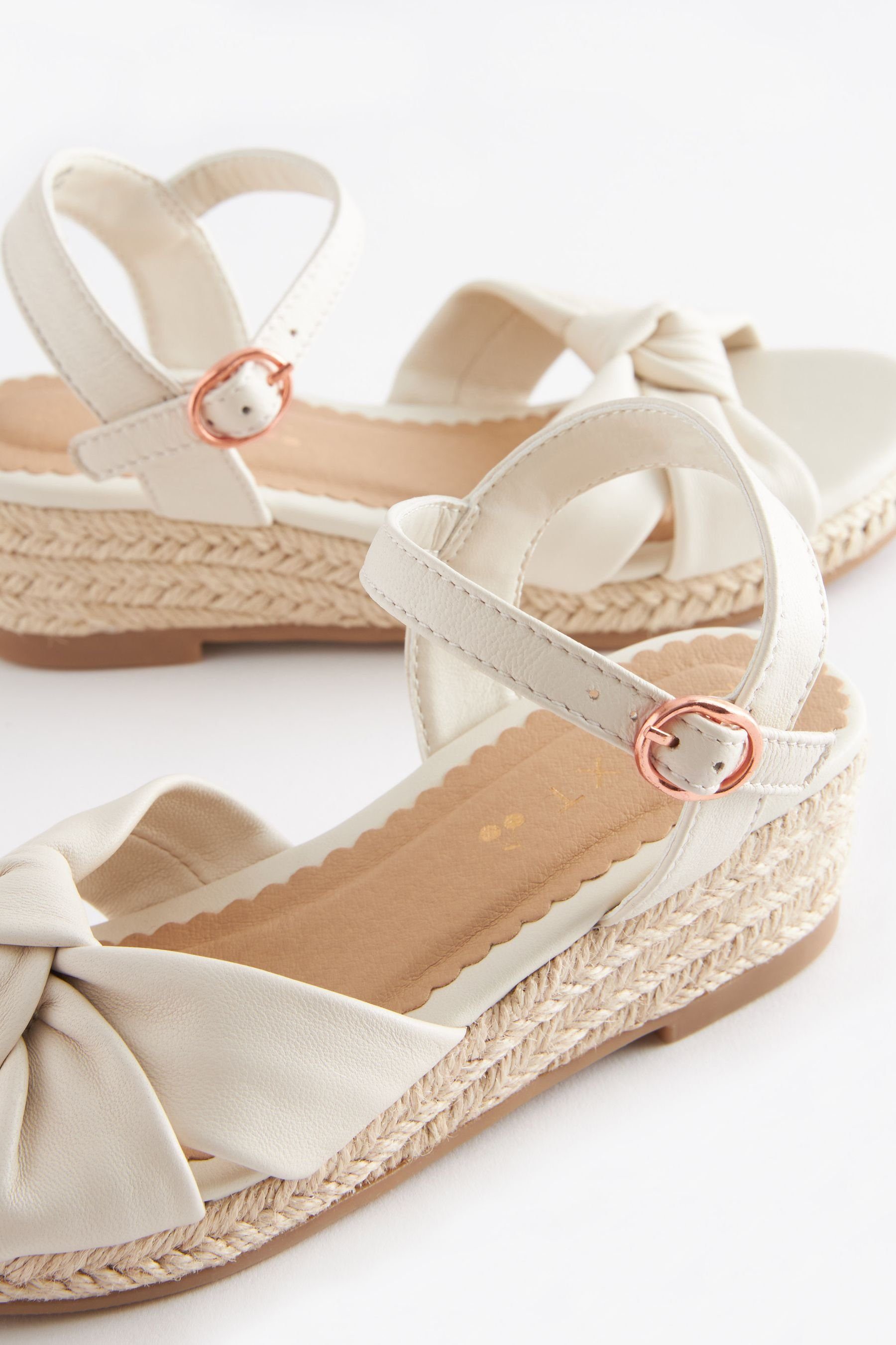 (1-tlg) mit Leather Keilsandalette Next Knotendetail Cream Keilabsatzschuhe