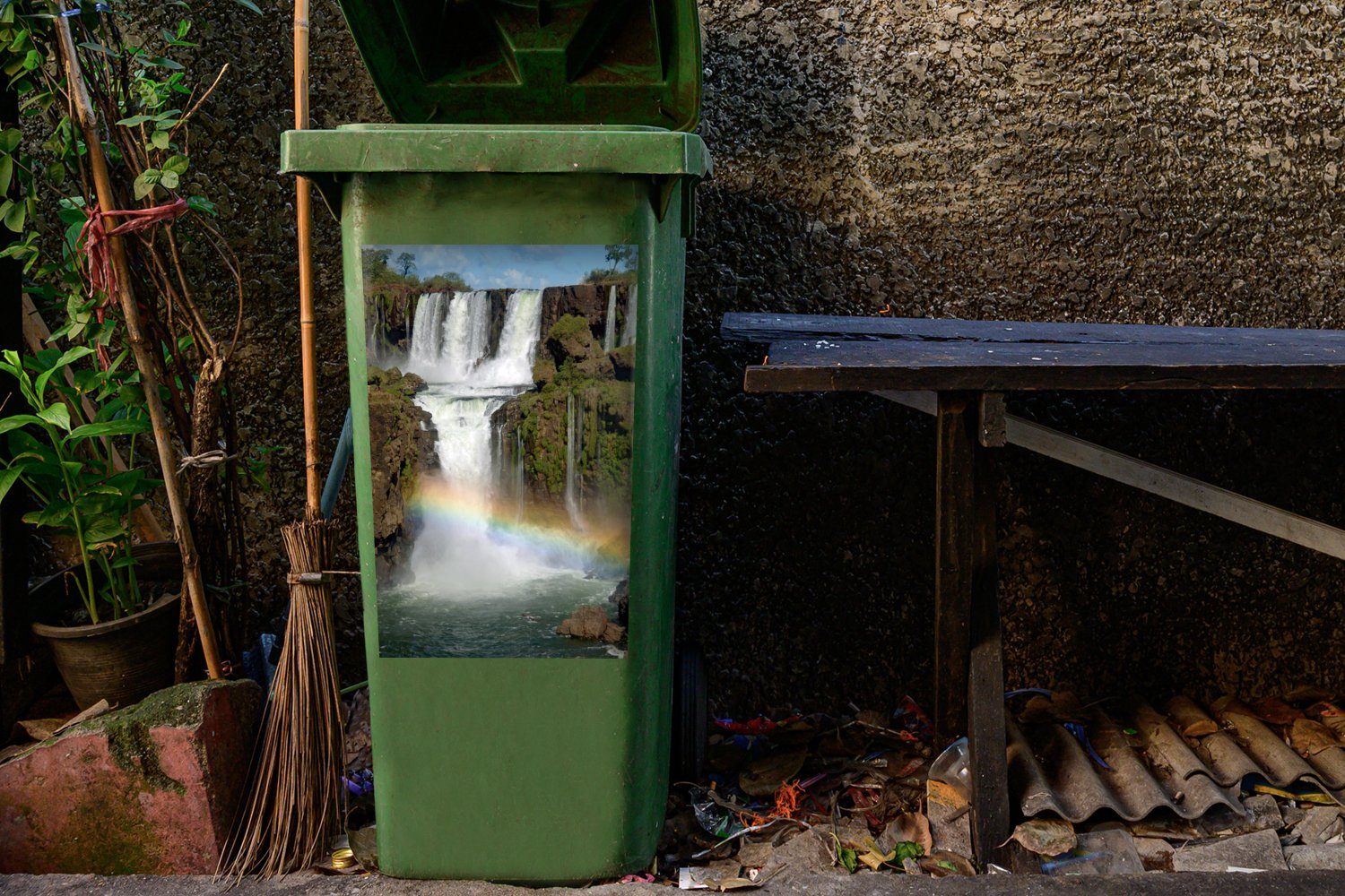 Mülltonne, mit Wandsticker Regenbogen St), Container, einem Sticker, (1 MuchoWow Mülleimer-aufkleber, Abfalbehälter Iguacu-Wasserfälle