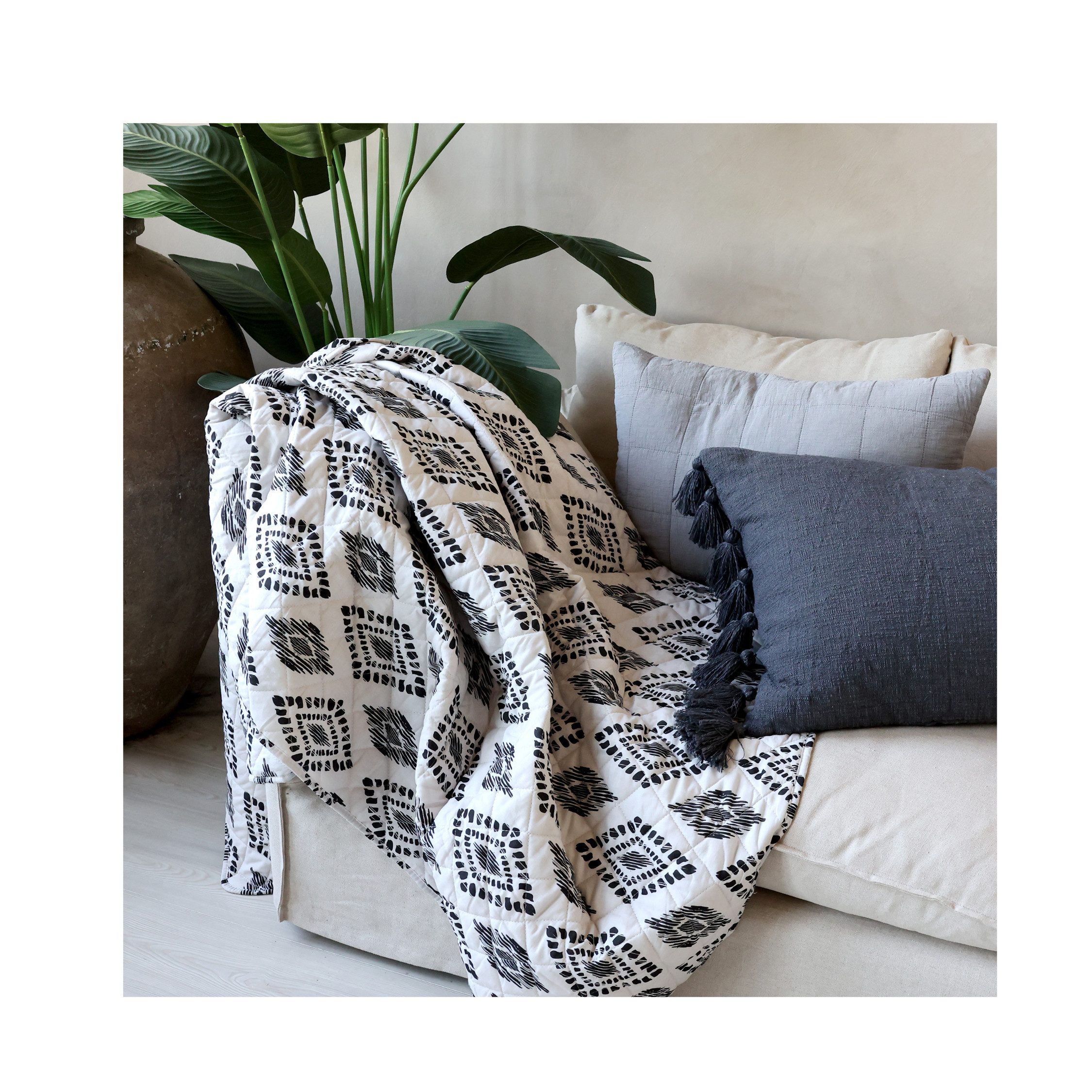 Chic Antique Tagesdecke Chic Antique Aix Quilt mit ethnischem Muster