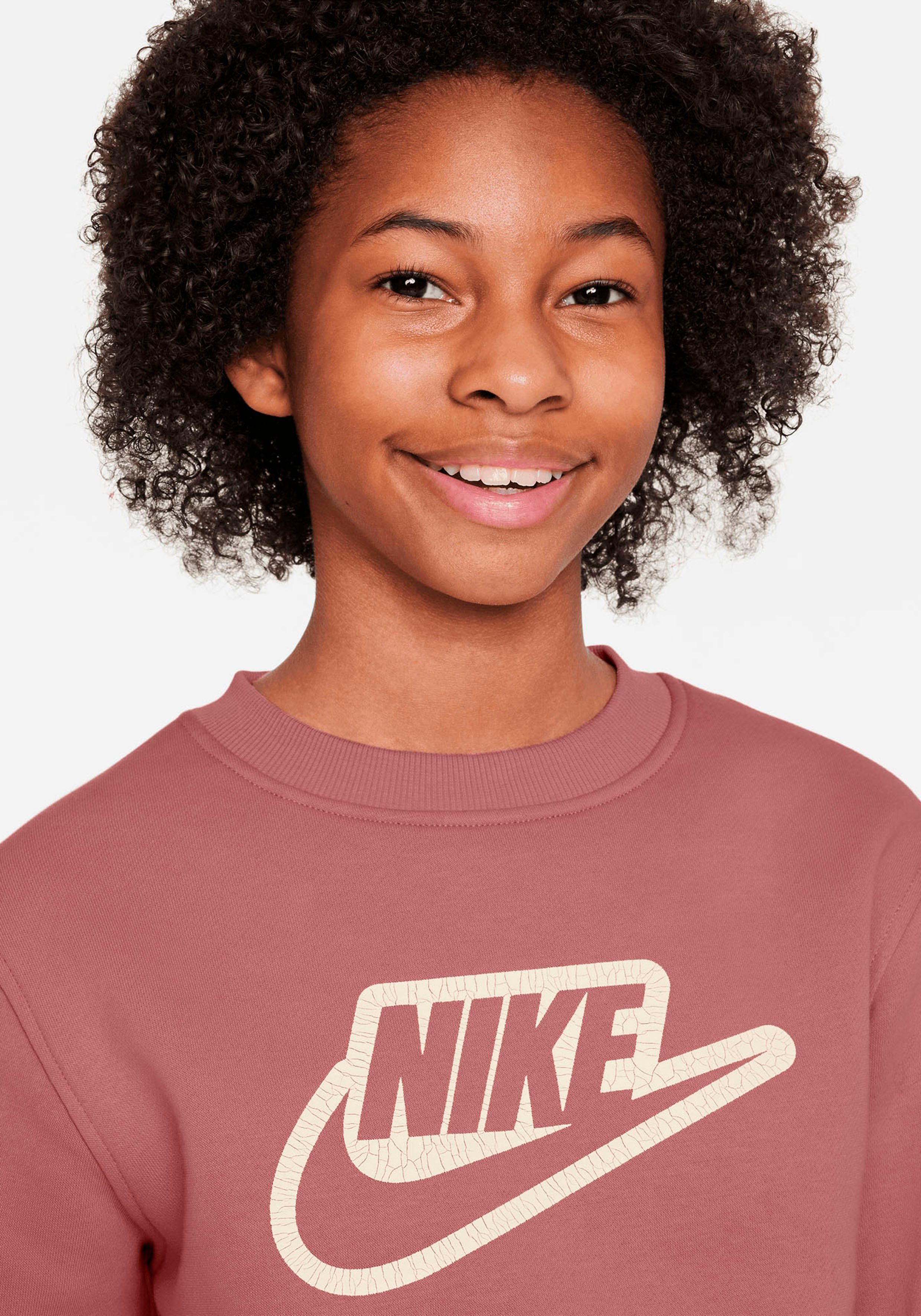 CLUB+ Kinder Sportswear Sweatshirt Nike CREW CREATE MILK für - RED STARDUST/COCONUT NSW K