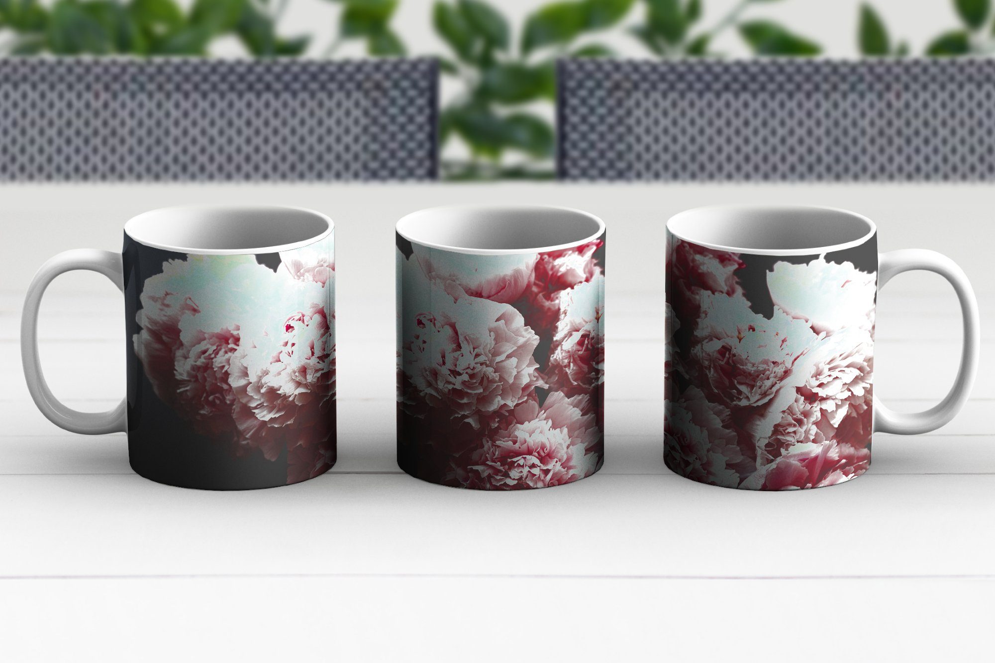 Teetasse, Keramik, aus Kaffeetassen, Becher, Teetasse, Blumenstrauß rosa MuchoWow Pfingstrosen, Tasse Geschenk