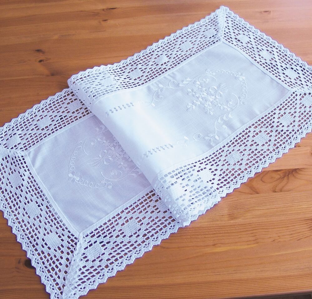 matches21 HOME & HOBBY Tischdecke Tischläufer BRIT Häkelkante & Stick Landh günstig online kaufen