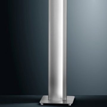 Helestra Stehlampe KURVO 155cm, LED