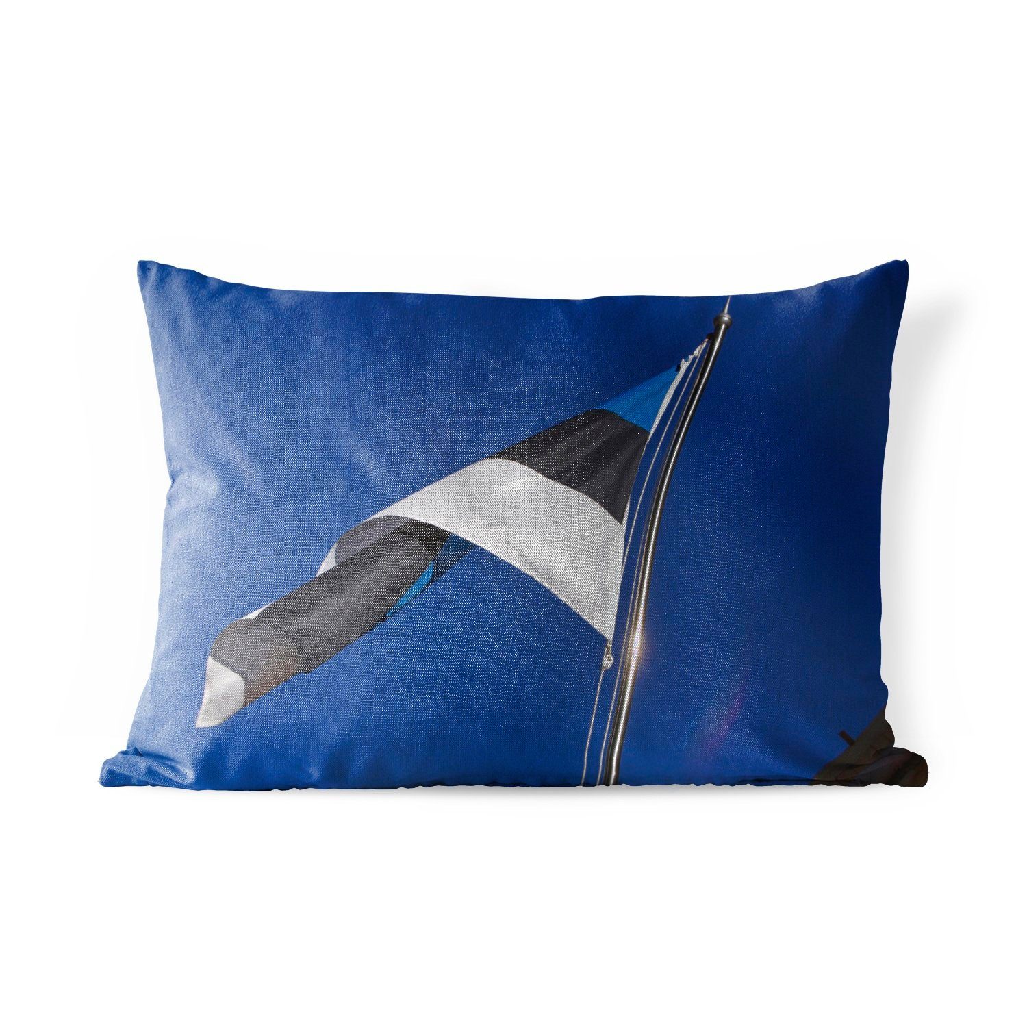 MuchoWow Dekokissen Die Flagge Estlands weht am blauen Himmel, Outdoor-Dekorationskissen, Polyester, Dekokissenbezug, Kissenhülle | Dekokissen