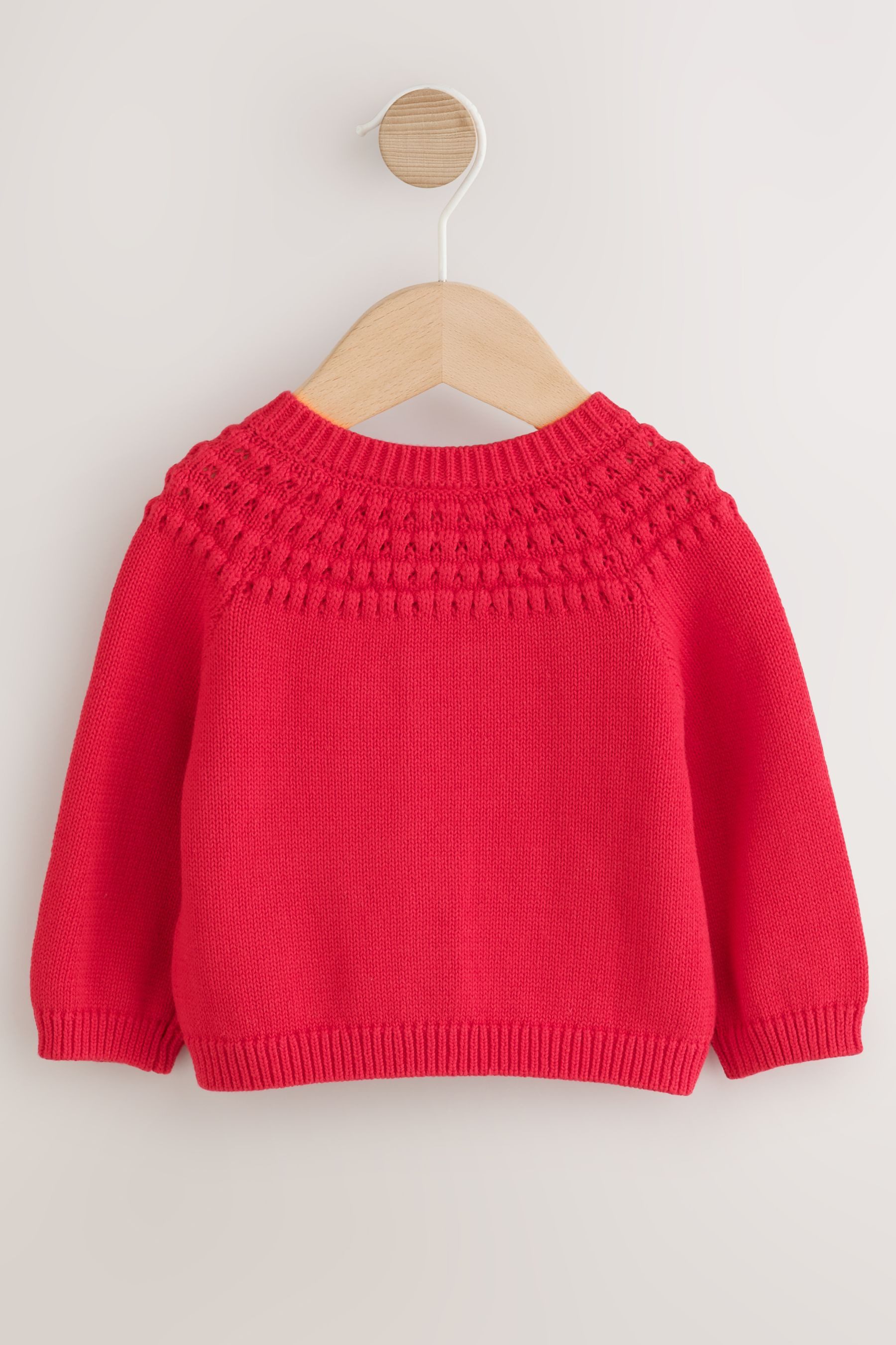 Next Strickjacke Baby Strickjacke mit Knopfleiste, Tasche und Herz (1-tlg) – Bild 2 von 5
