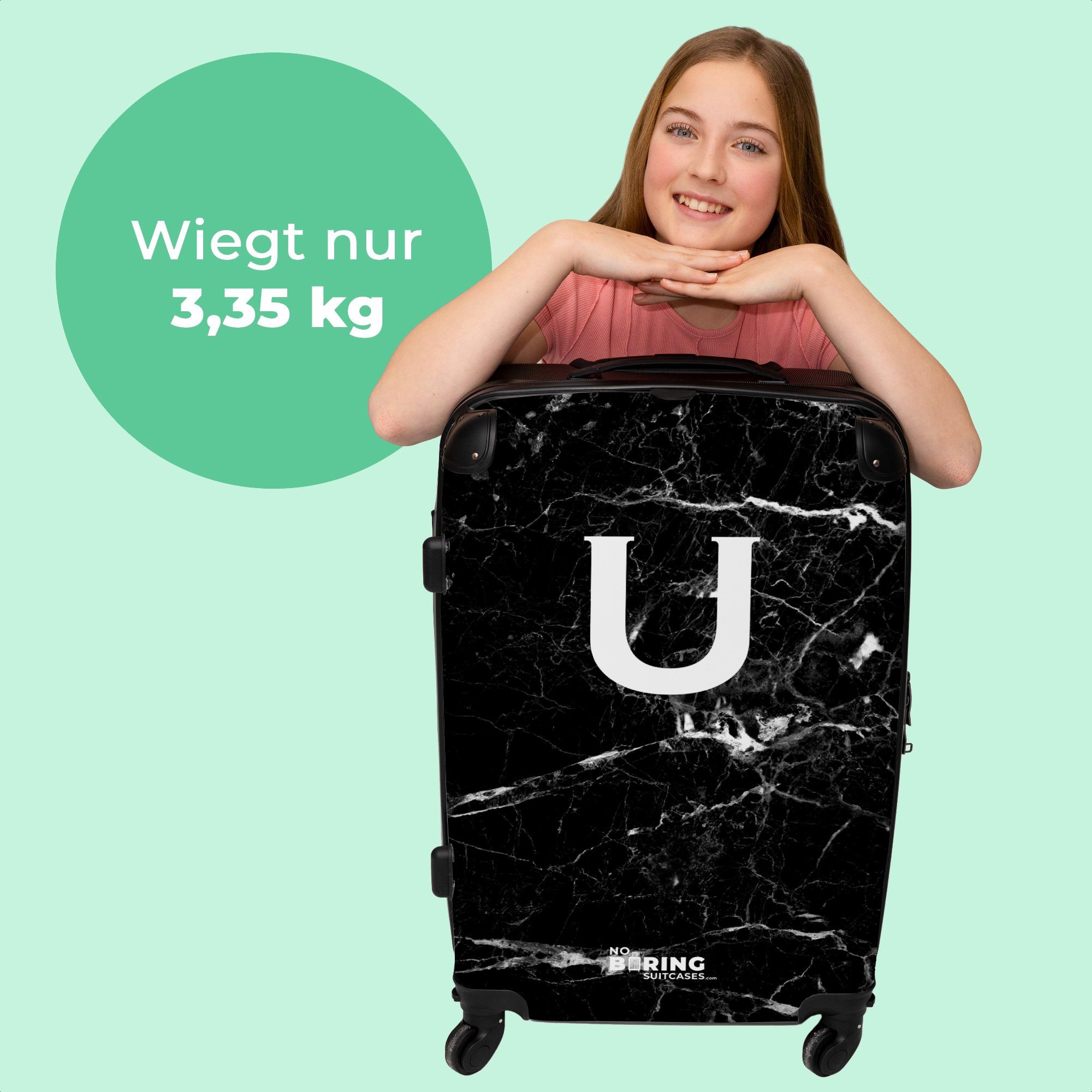 Rollkoffer Aufgabegepäck Reisekoffer 4 Trolley Große U - 4 - 67x43x25cm Koffer - Schwarz mit NoBoringSuitcases.com© - Rollen, Buchstabe Marmordruck, Rollen Marmor