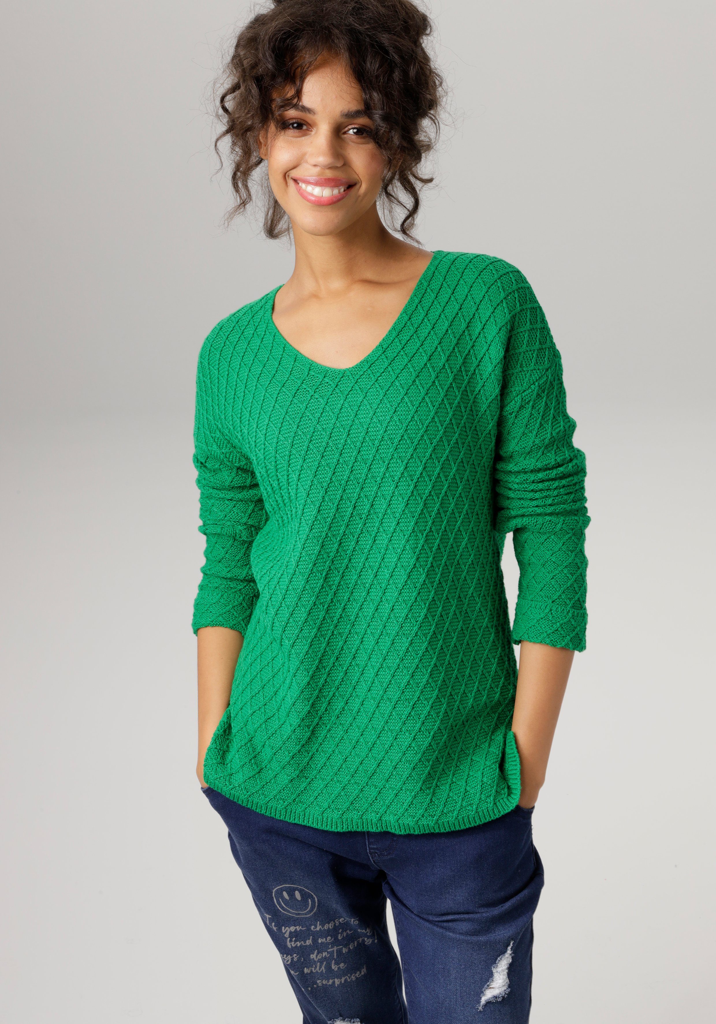 Aniston CASUAL V-Ausschnitt-Pullover im trendigen Mustermix smaragd