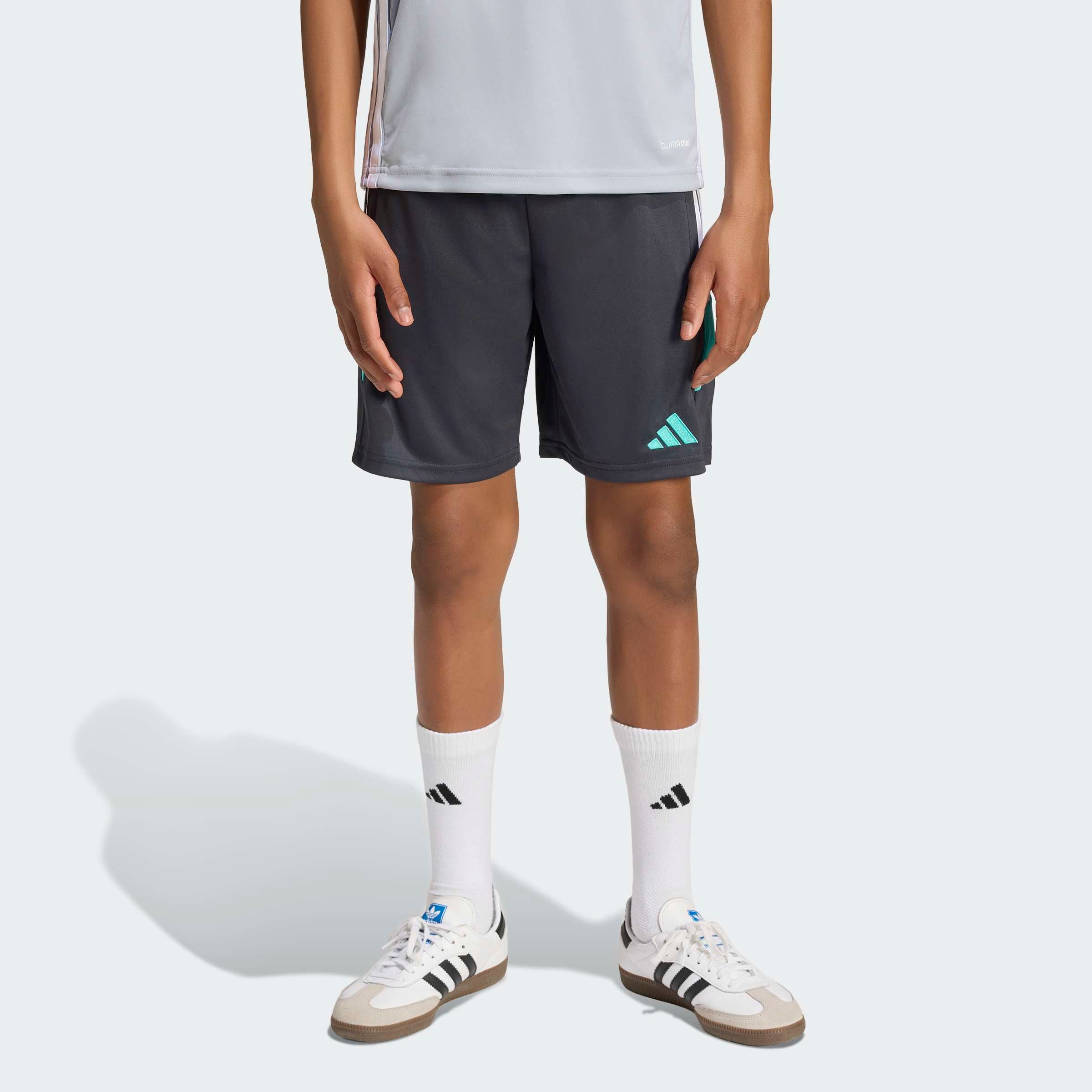 adidas Performance Trainingsshorts TIRO 26 ESSENTIALS KIDS für Kinder, mit CLIMACOOL® Technologie, aus Interlock-Material