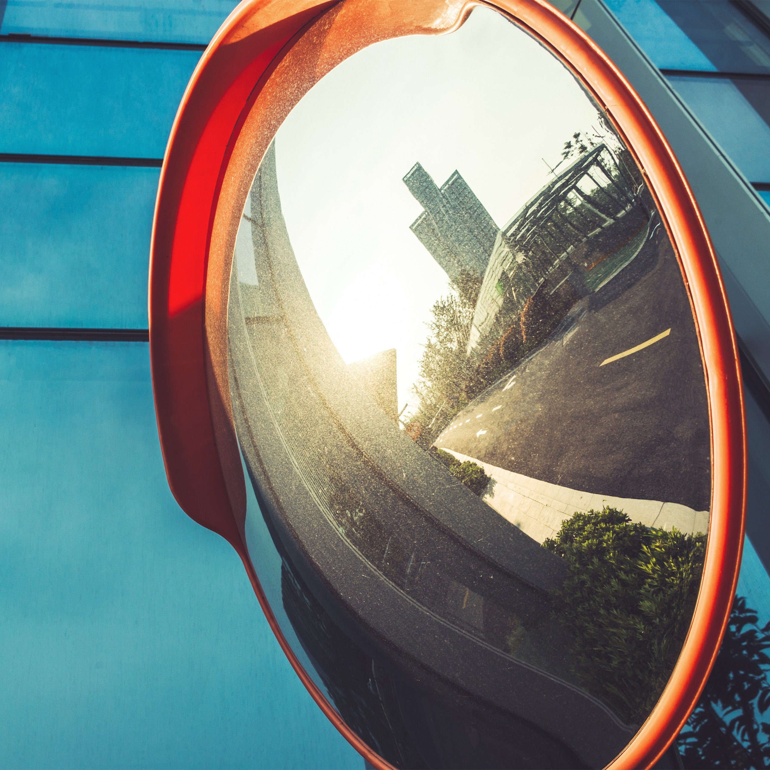 relaxdays Wandspiegel Verkehrsspiegel 45 cm, rot