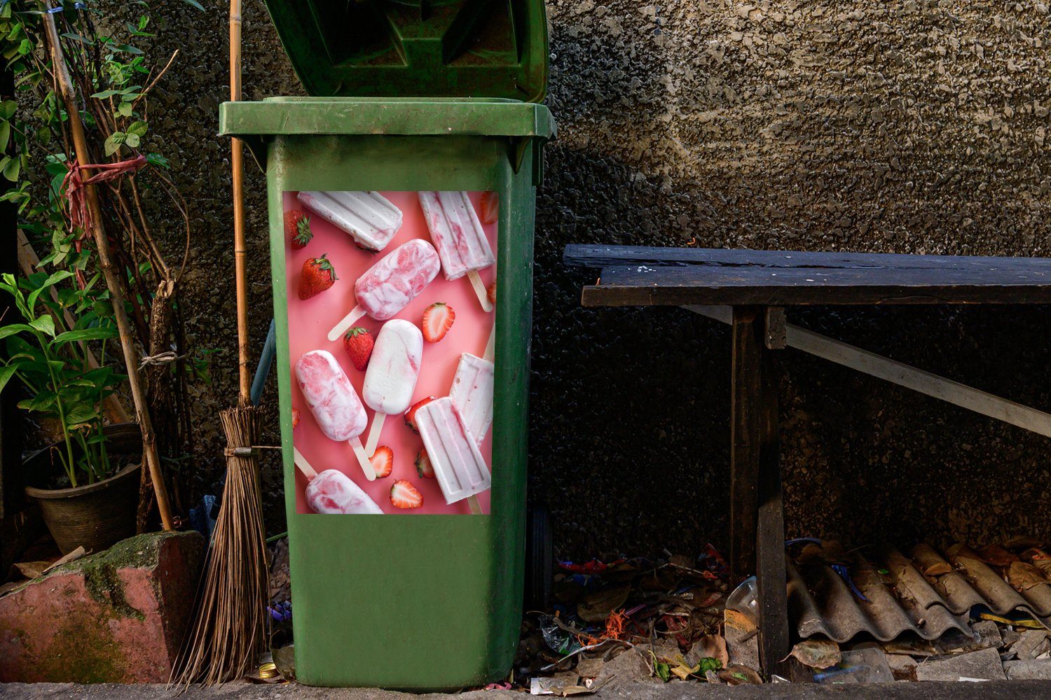 MuchoWow Wandsticker Eis Stiel Container, Erdbeeren mit am (1 Mülltonne, Mülleimer-aufkleber, St), Sticker, Abfalbehälter