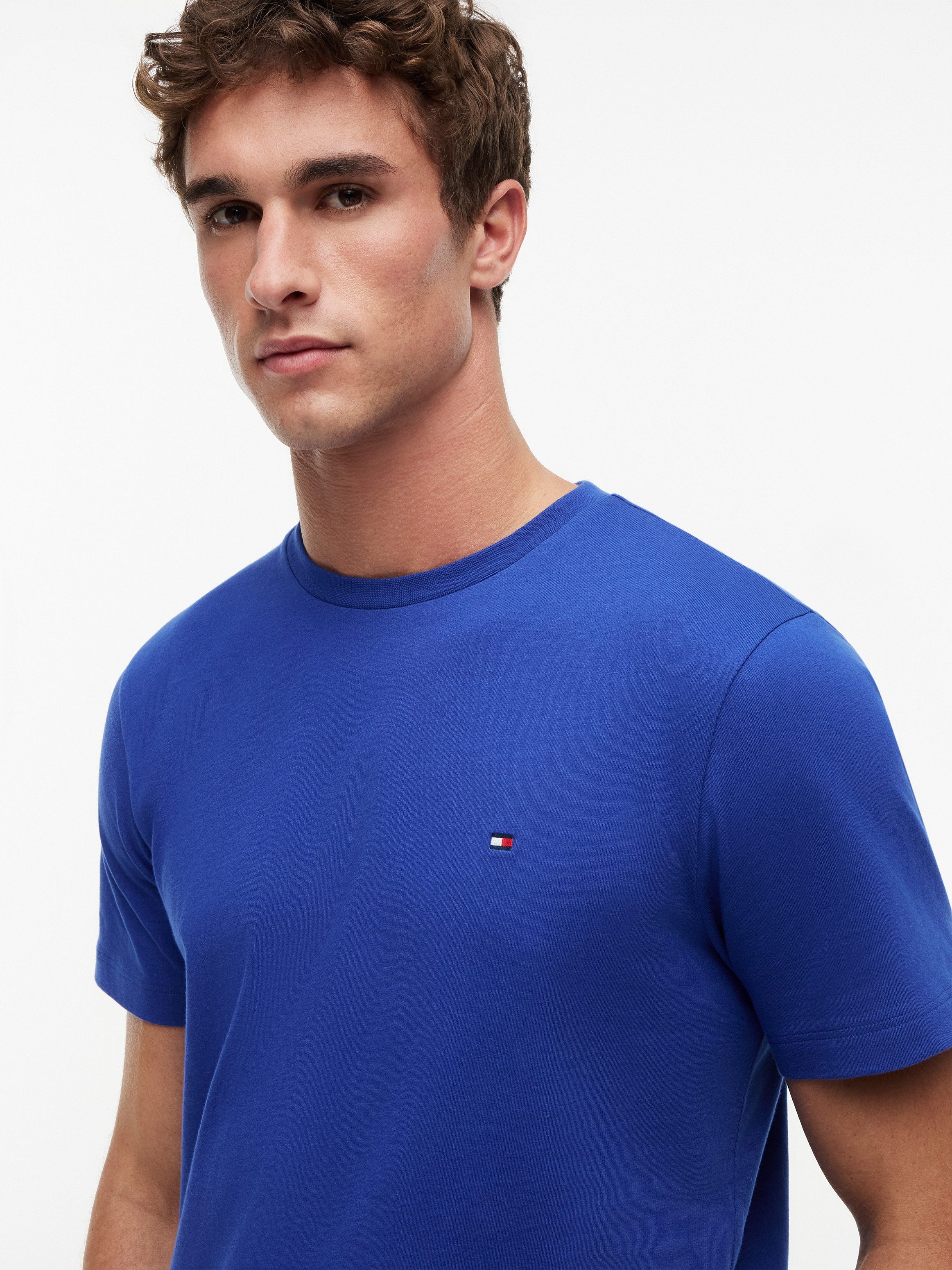Tommy Hilfiger T-Shirt ESSENTIAL REGULAR FIT SOLID mit Stickerei unifarben, casual, Baumwolle, Rundhals